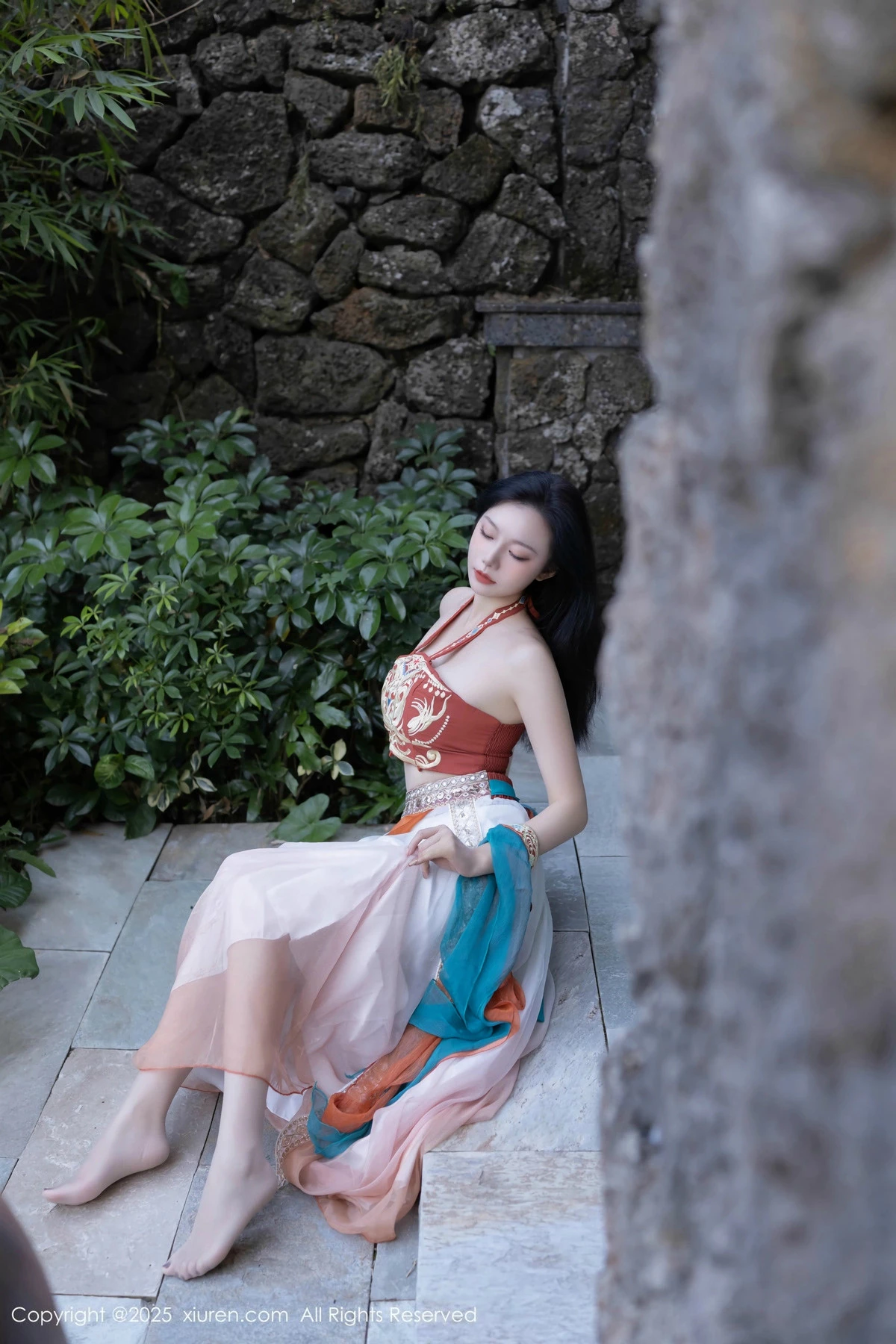 [[XiuRen秀人网]秀人网]No.9757_模特安然anran性感古风薄纱服饰配超薄肉丝秀丰满身材诱惑写真81P