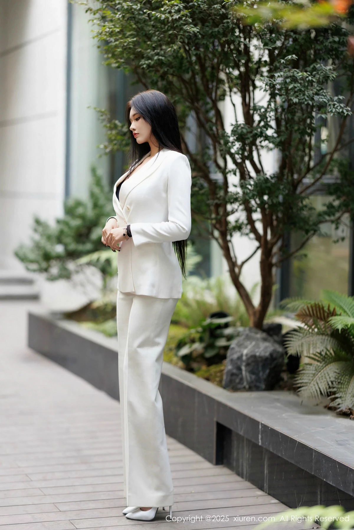 [[XiuRen秀人网]秀人网]No.9755_模特娜比性感黑色情趣内衣配黑丝吊袜秀凹凸身材完美诱惑写真91P