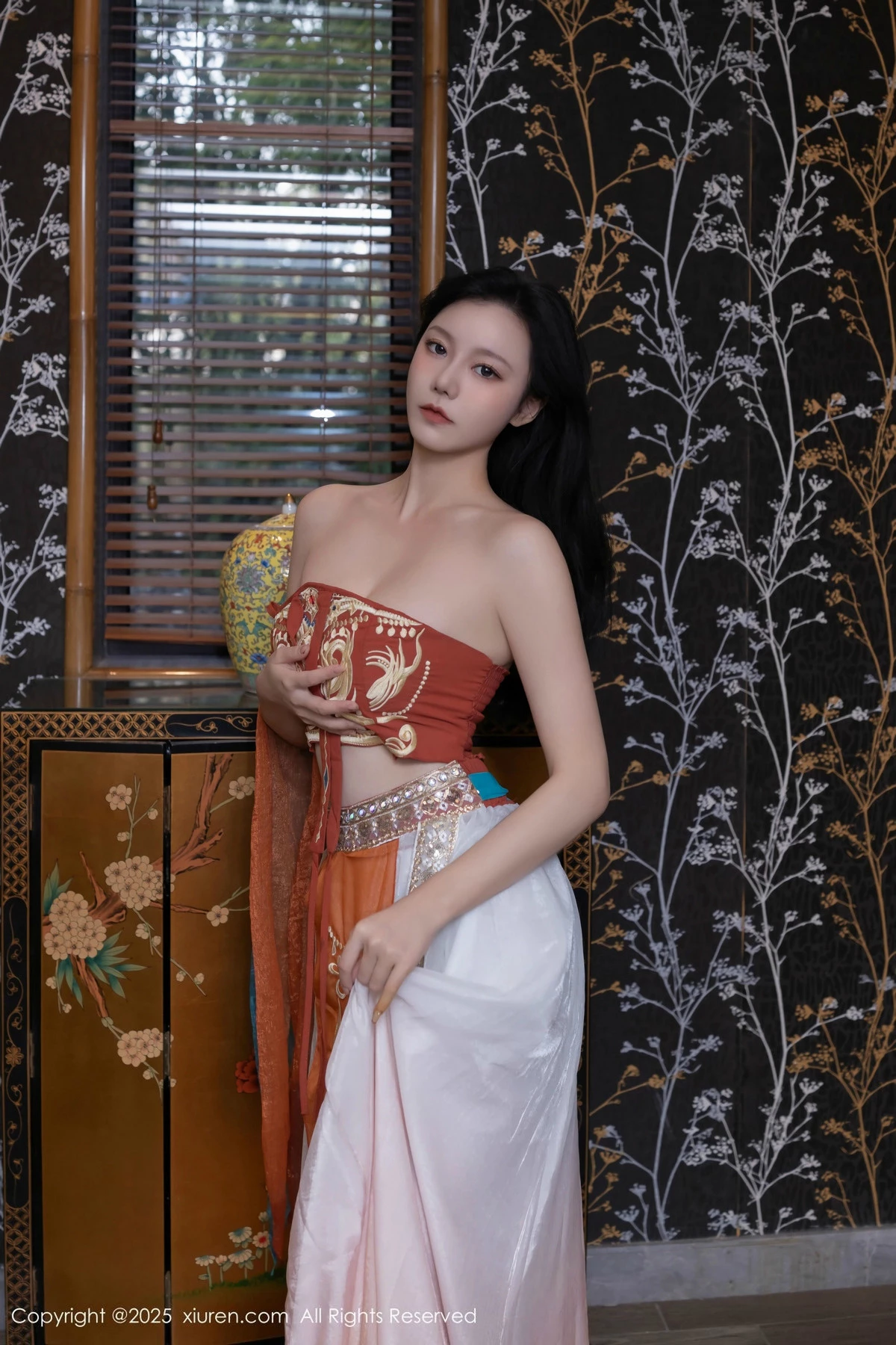 [[XiuRen秀人网]秀人网]No.9757_模特安然anran性感古风薄纱服饰配超薄肉丝秀丰满身材诱惑写真81P