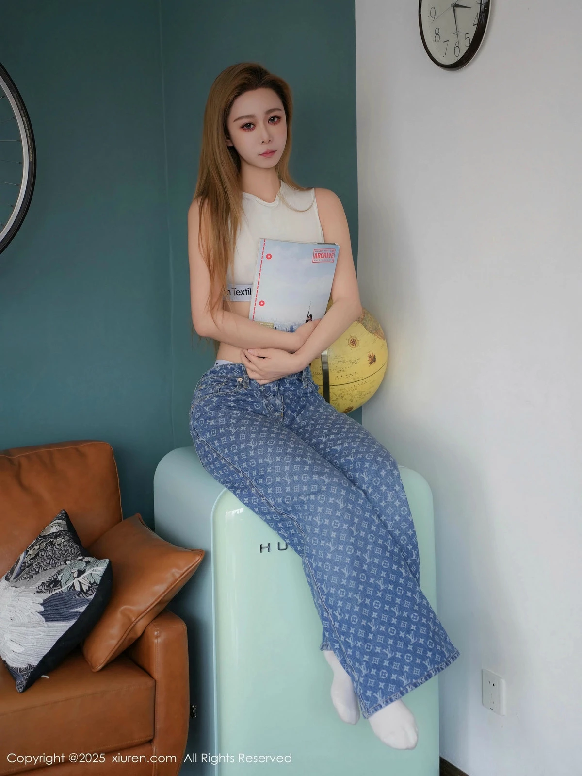 [[XiuRen秀人网]秀人网]No.9754_模特糖糖❤性感白色运动内衣+轻透黑纱服饰秀曼妙身姿诱惑写真69P