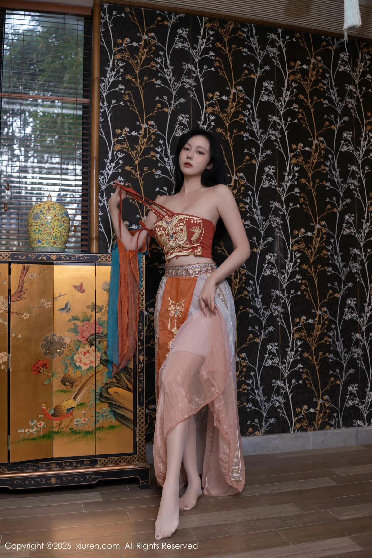 [[XiuRen秀人网]秀人网]No.9757_模特安然anran性感古风薄纱服饰配超薄肉丝秀丰满身材诱惑写真81P