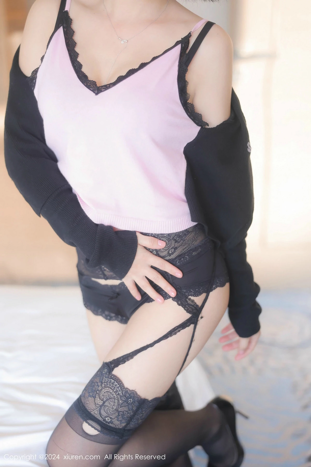 [[XiuRen秀人网]秀人网]No.9620_新人模特黎苏苏私房性感黑色内衣配黑丝吊袜秀曼妙身姿诱惑写真80P