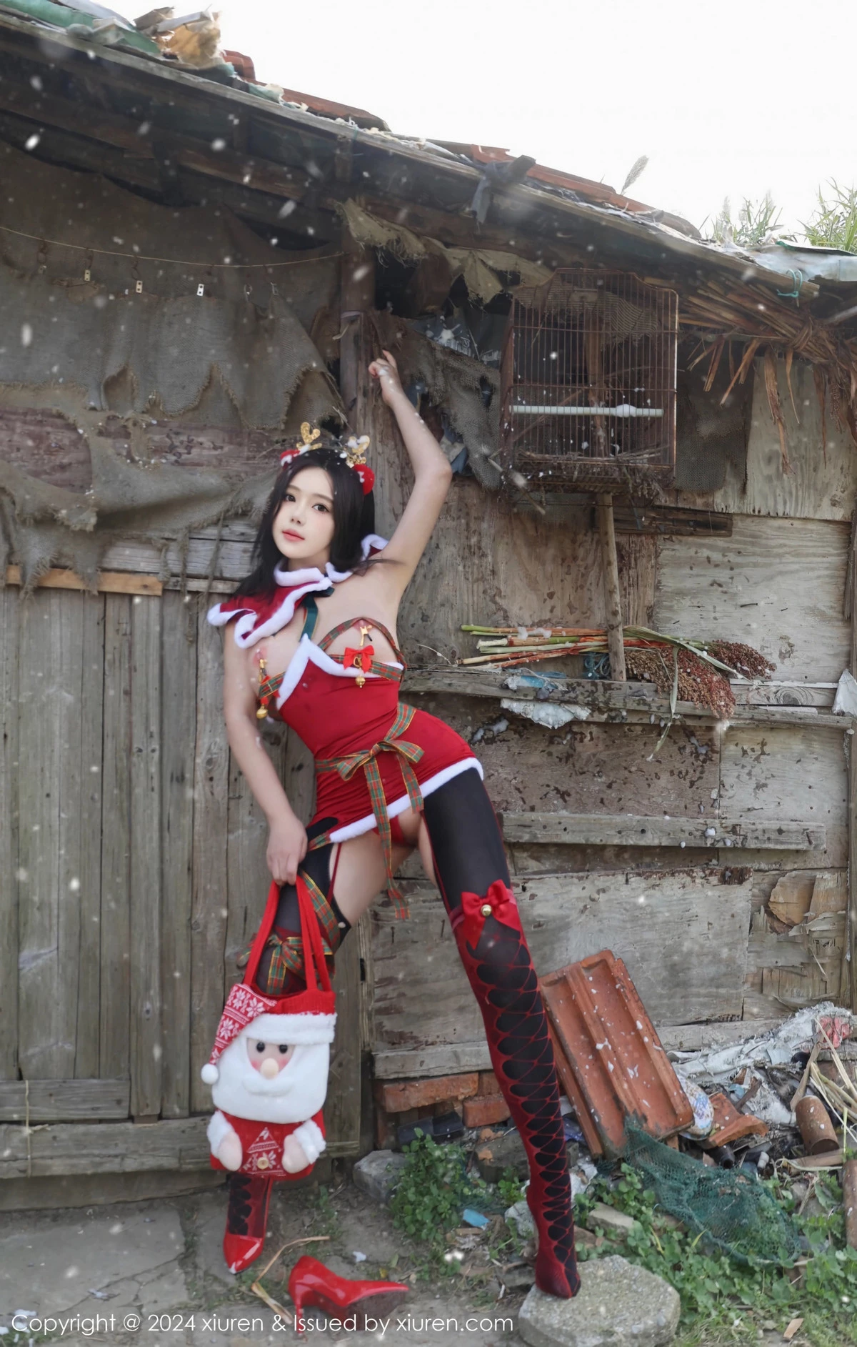 [[XiuRen秀人网]秀人网]No.9630_模特小薯条nienie户外圣诞主题性感情趣圣诞服饰惹火诱惑写真76P
