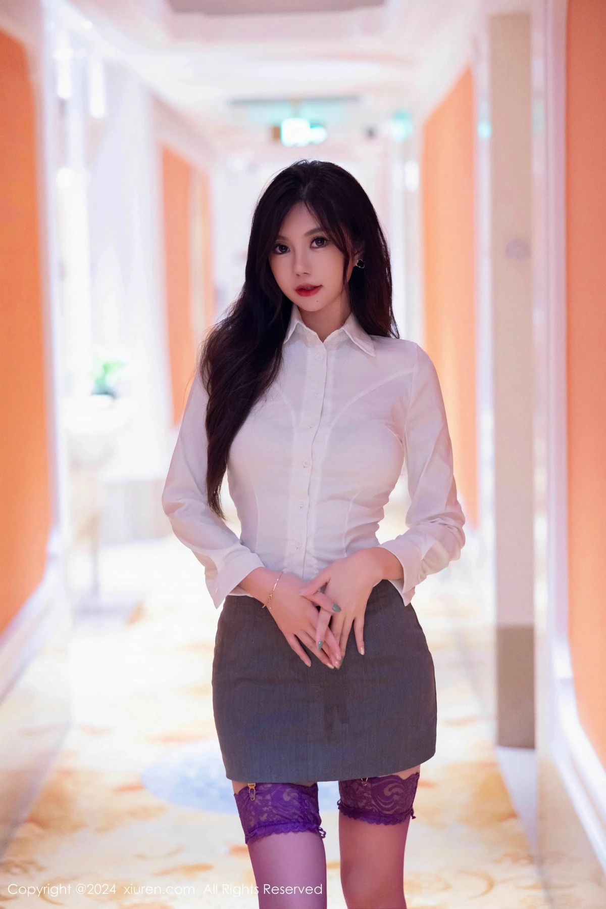 [[XiuRen秀人网]秀人网]No.9631_女神绮里嘉ula性感OL服饰露紫色蕾丝情趣内衣秀惹火身材诱惑写真97P