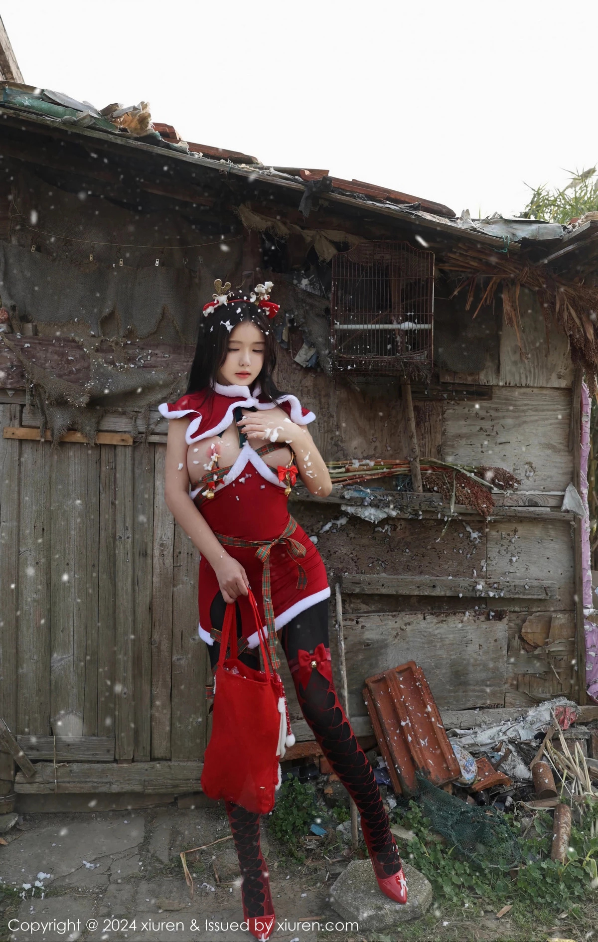 [[XiuRen秀人网]秀人网]No.9630_模特小薯条nienie户外圣诞主题性感情趣圣诞服饰惹火诱惑写真76P