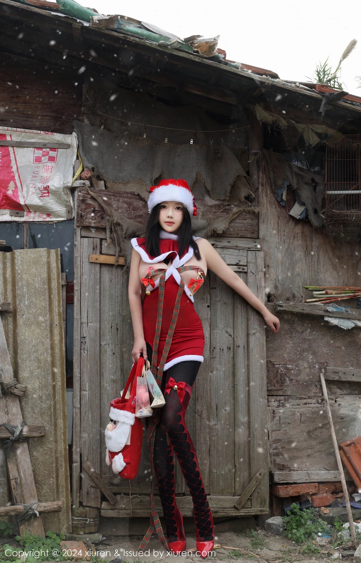 [[XiuRen秀人网]秀人网]No.9630_模特小薯条nienie户外圣诞主题性感情趣圣诞服饰惹火诱惑写真76P