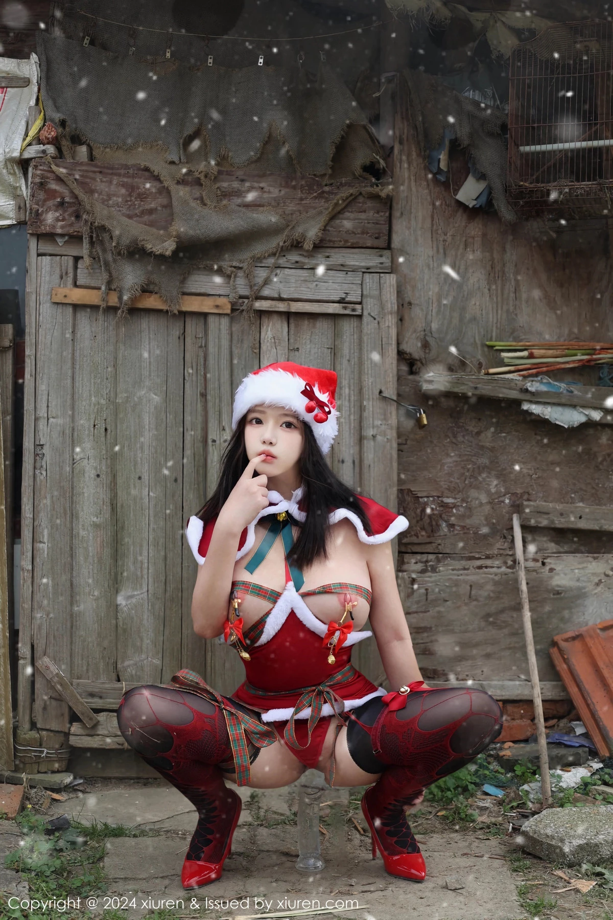[[XiuRen秀人网]秀人网]No.9630_模特小薯条nienie户外圣诞主题性感情趣圣诞服饰惹火诱惑写真76P
