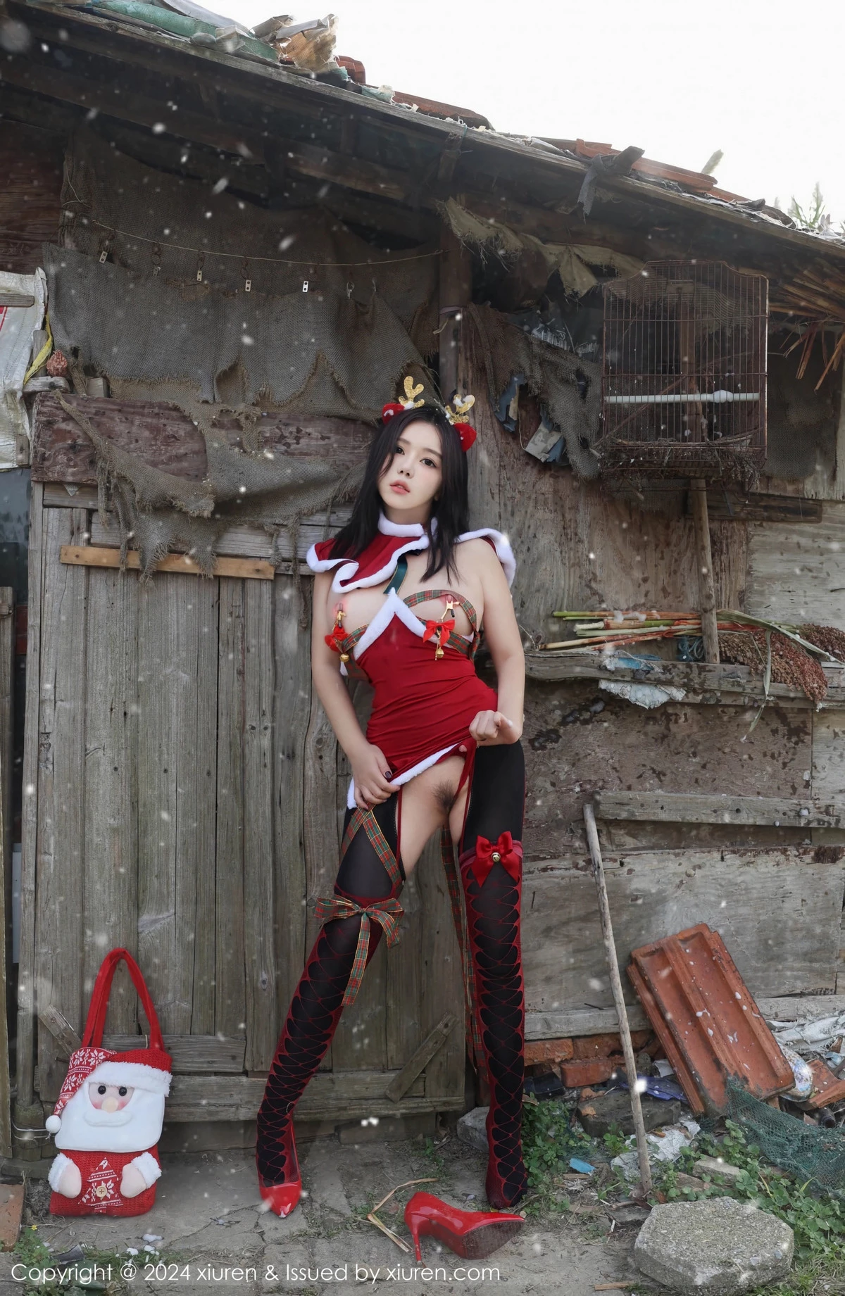 [[XiuRen秀人网]秀人网]No.9630_模特小薯条nienie户外圣诞主题性感情趣圣诞服饰惹火诱惑写真76P