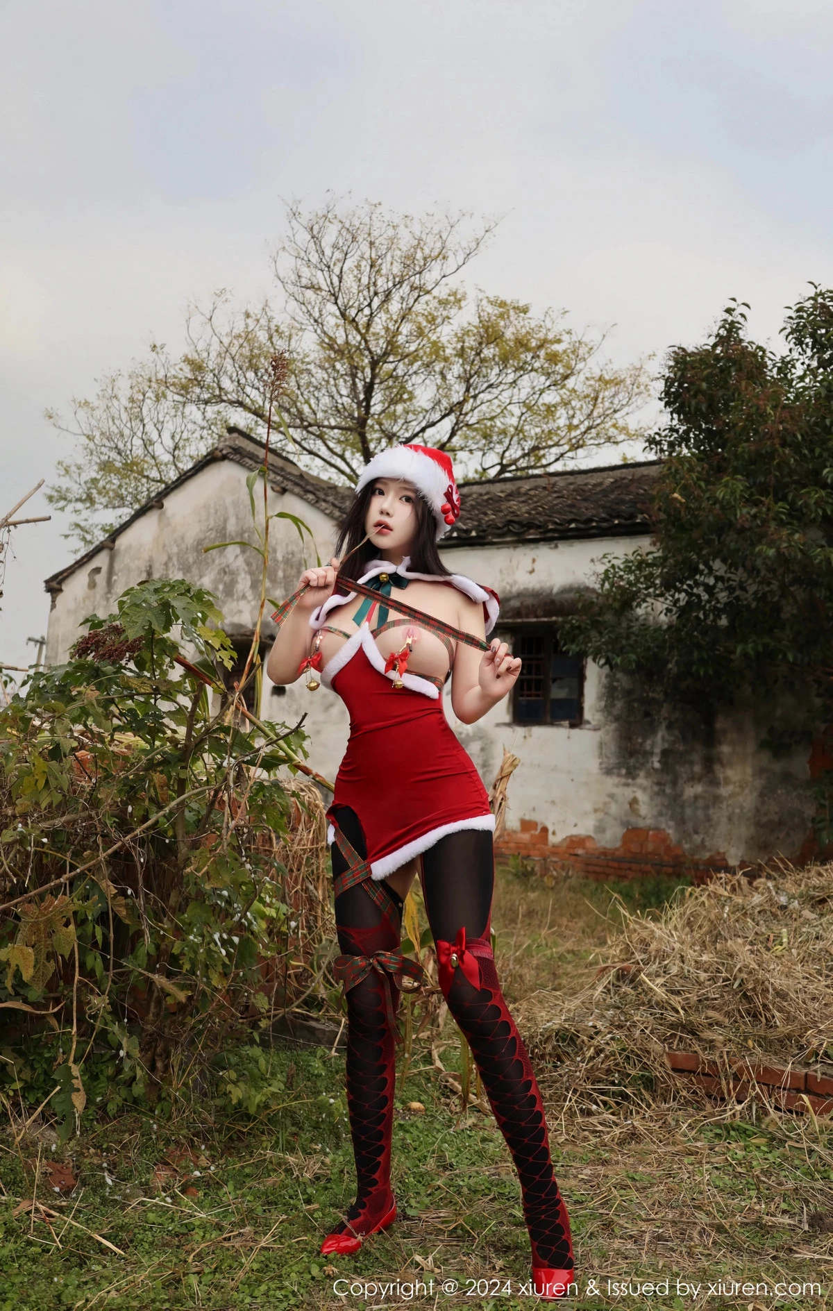 [[XiuRen秀人网]秀人网]No.9630_模特小薯条nienie户外圣诞主题性感情趣圣诞服饰惹火诱惑写真76P