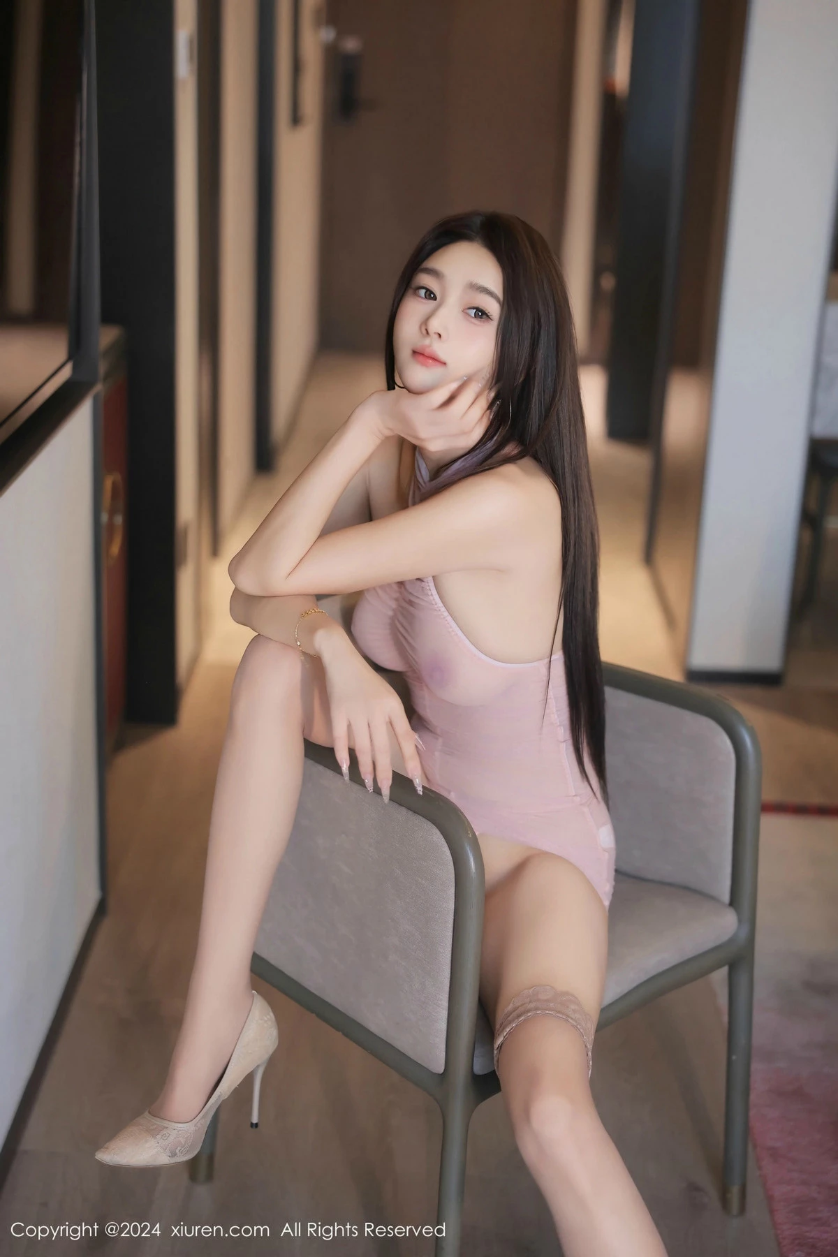 [[XiuRen秀人网]秀人网]No.9628_模特Candy糖糖性感粉色薄纱连衣裙配粉丝袜秀惹火身材诱惑写真76P