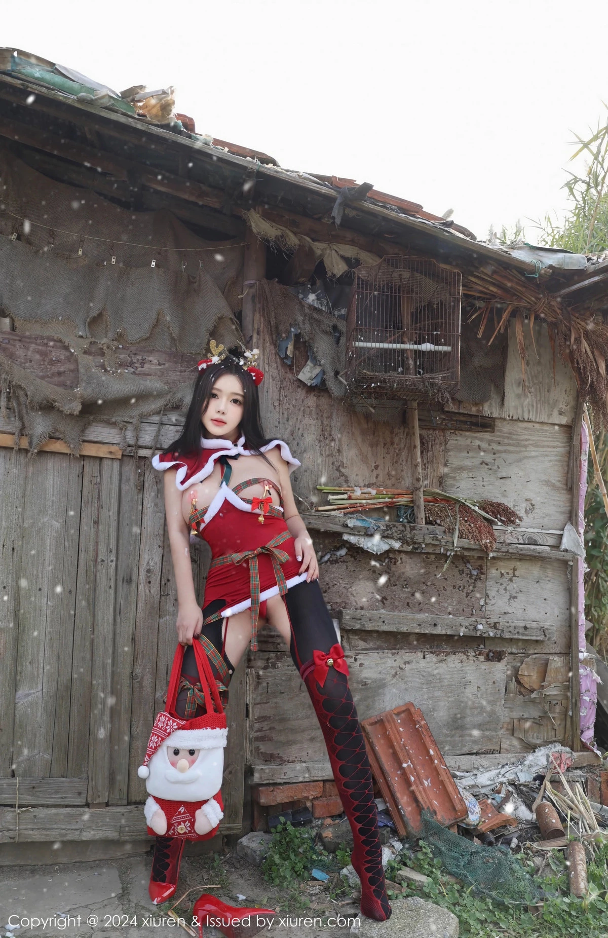 [[XiuRen秀人网]秀人网]No.9630_模特小薯条nienie户外圣诞主题性感情趣圣诞服饰惹火诱惑写真76P