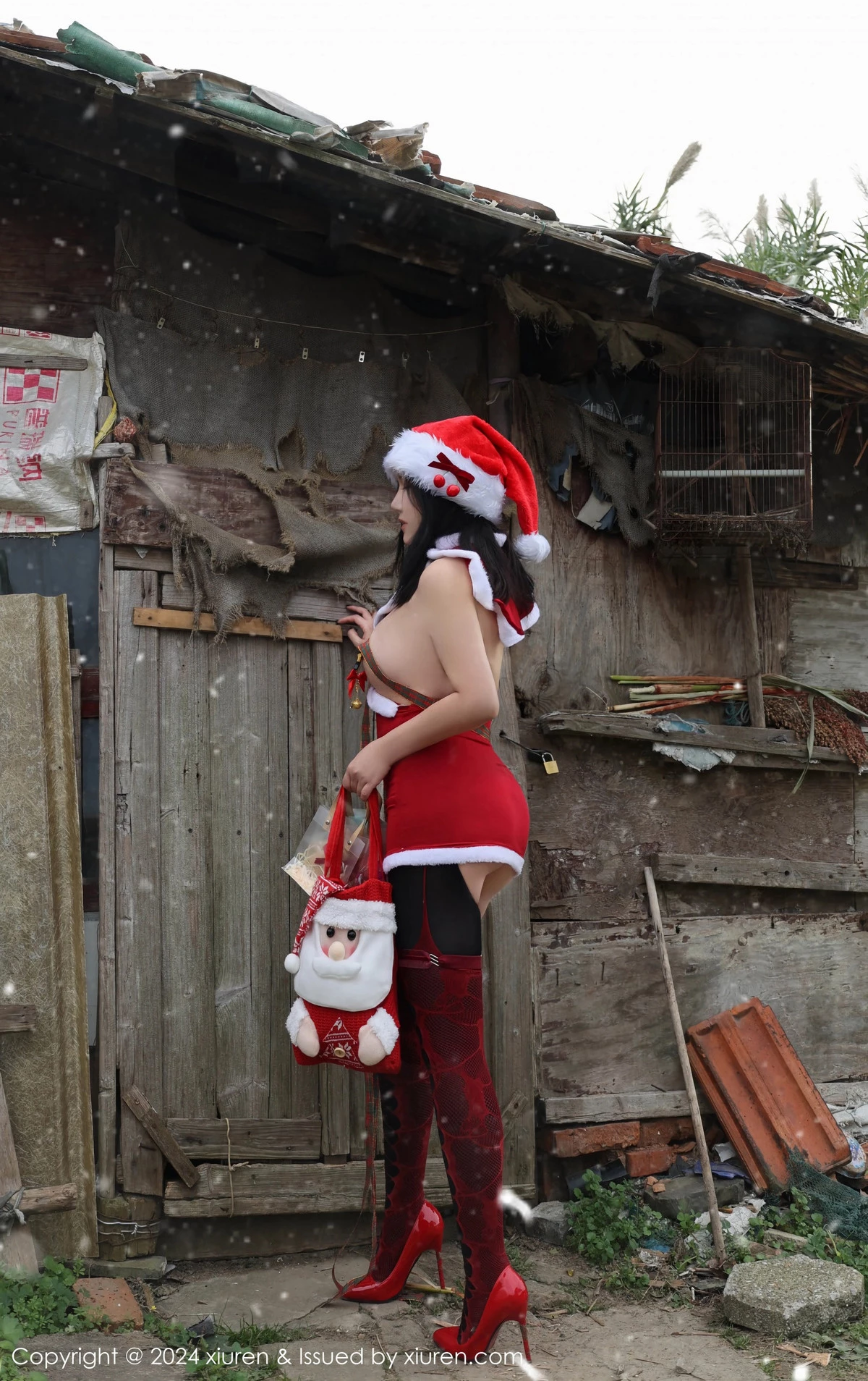 [[XiuRen秀人网]秀人网]No.9630_模特小薯条nienie户外圣诞主题性感情趣圣诞服饰惹火诱惑写真76P