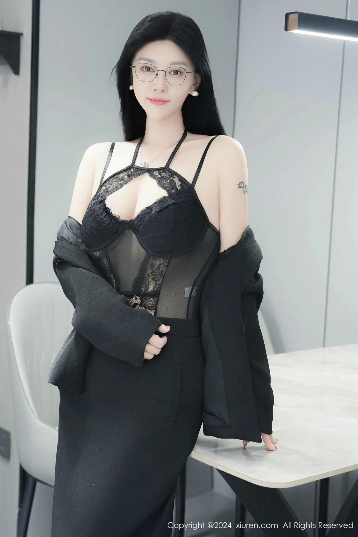 [[XiuRen秀人网]秀人网]No.9639_模特雅茹老师性感黑色西服露黑色情趣内衣秀柔美身姿诱惑写真81P