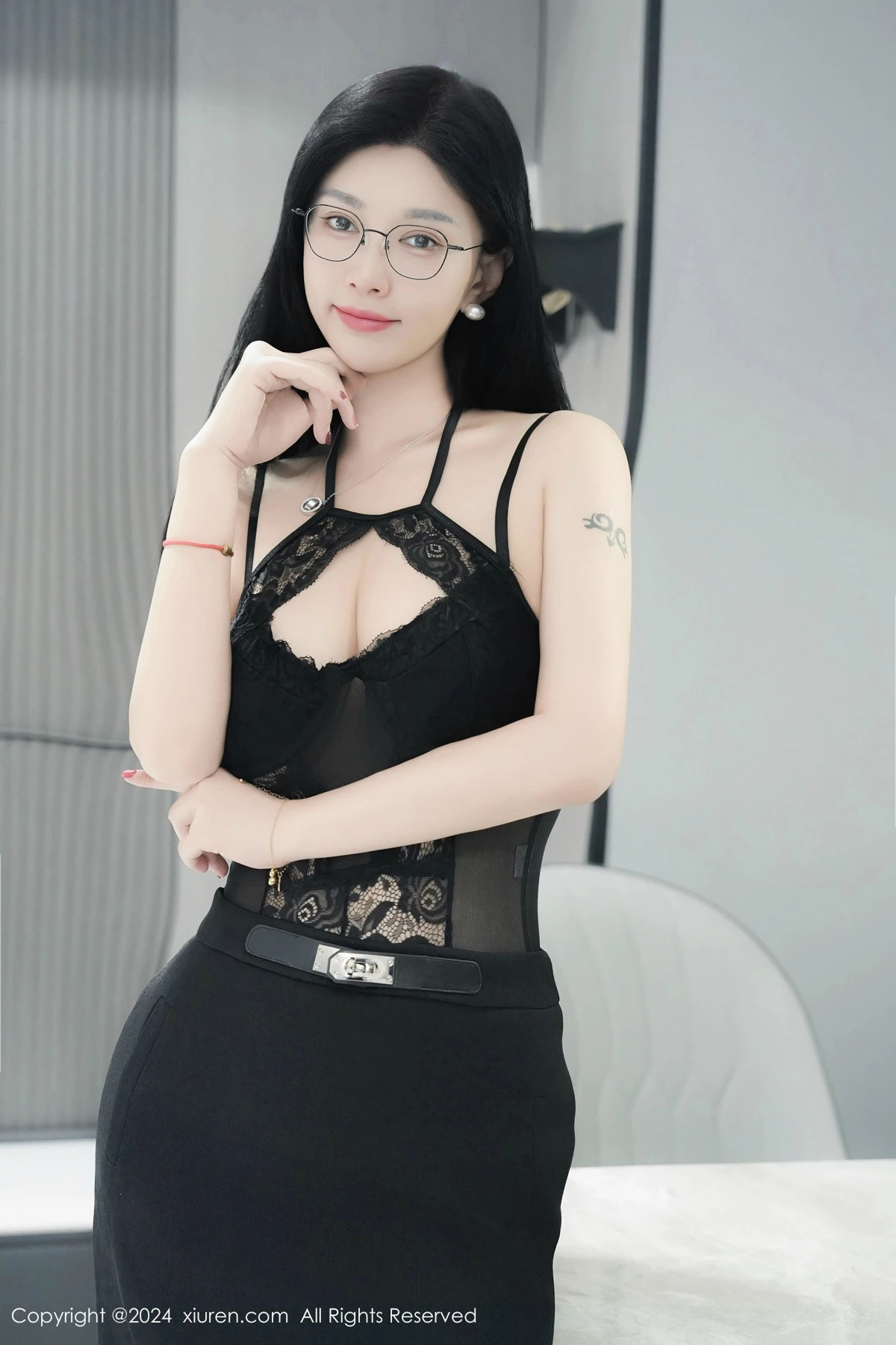 [[XiuRen秀人网]秀人网]No.9639_模特雅茹老师性感黑色西服露黑色情趣内衣秀柔美身姿诱惑写真81P