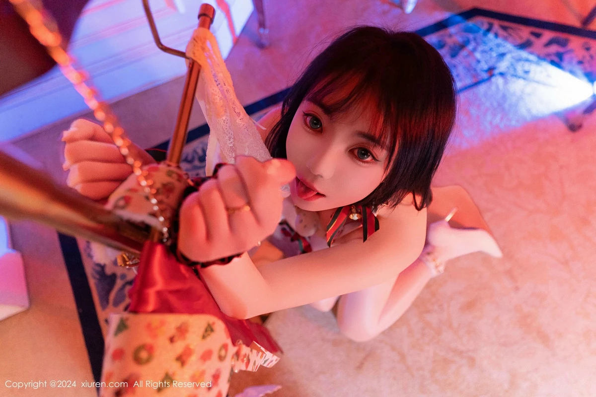 [[XiuRen秀人网]秀人网]No.9638_新人模特软情调教主题性感情趣服饰配超薄肉丝秀火辣身材诱惑写真112P