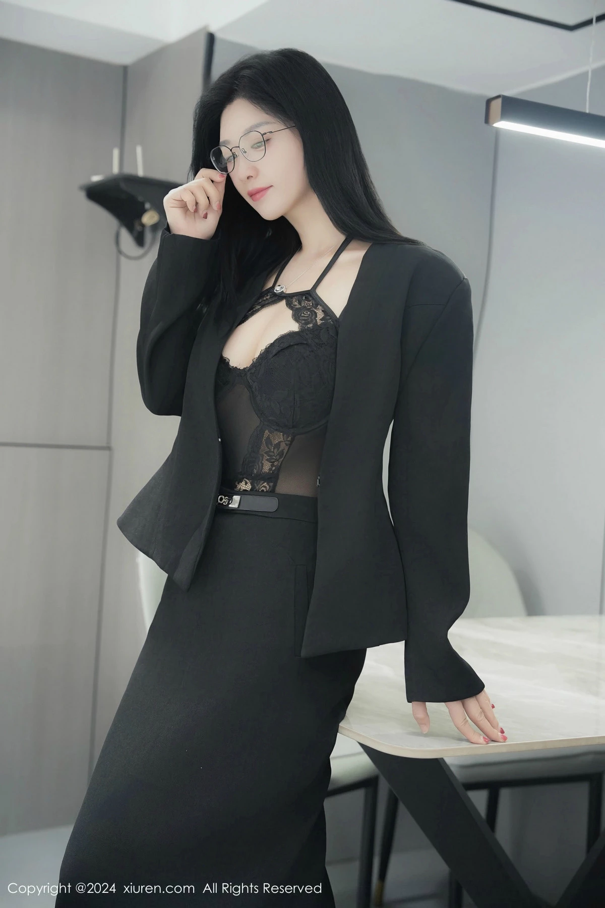 [[XiuRen秀人网]秀人网]No.9639_模特雅茹老师性感黑色西服露黑色情趣内衣秀柔美身姿诱惑写真81P