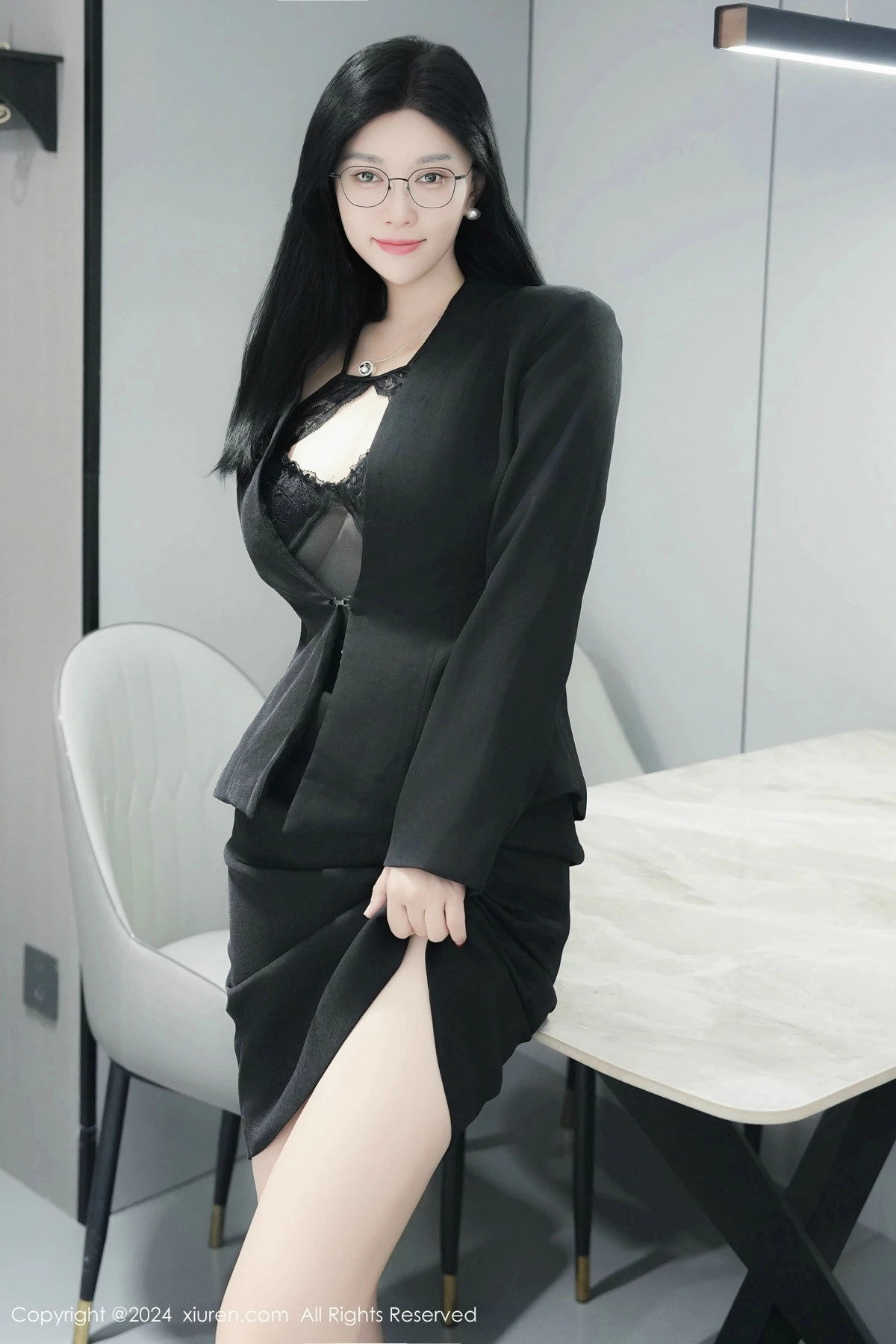 [[XiuRen秀人网]秀人网]No.9639_模特雅茹老师性感黑色西服露黑色情趣内衣秀柔美身姿诱惑写真81P