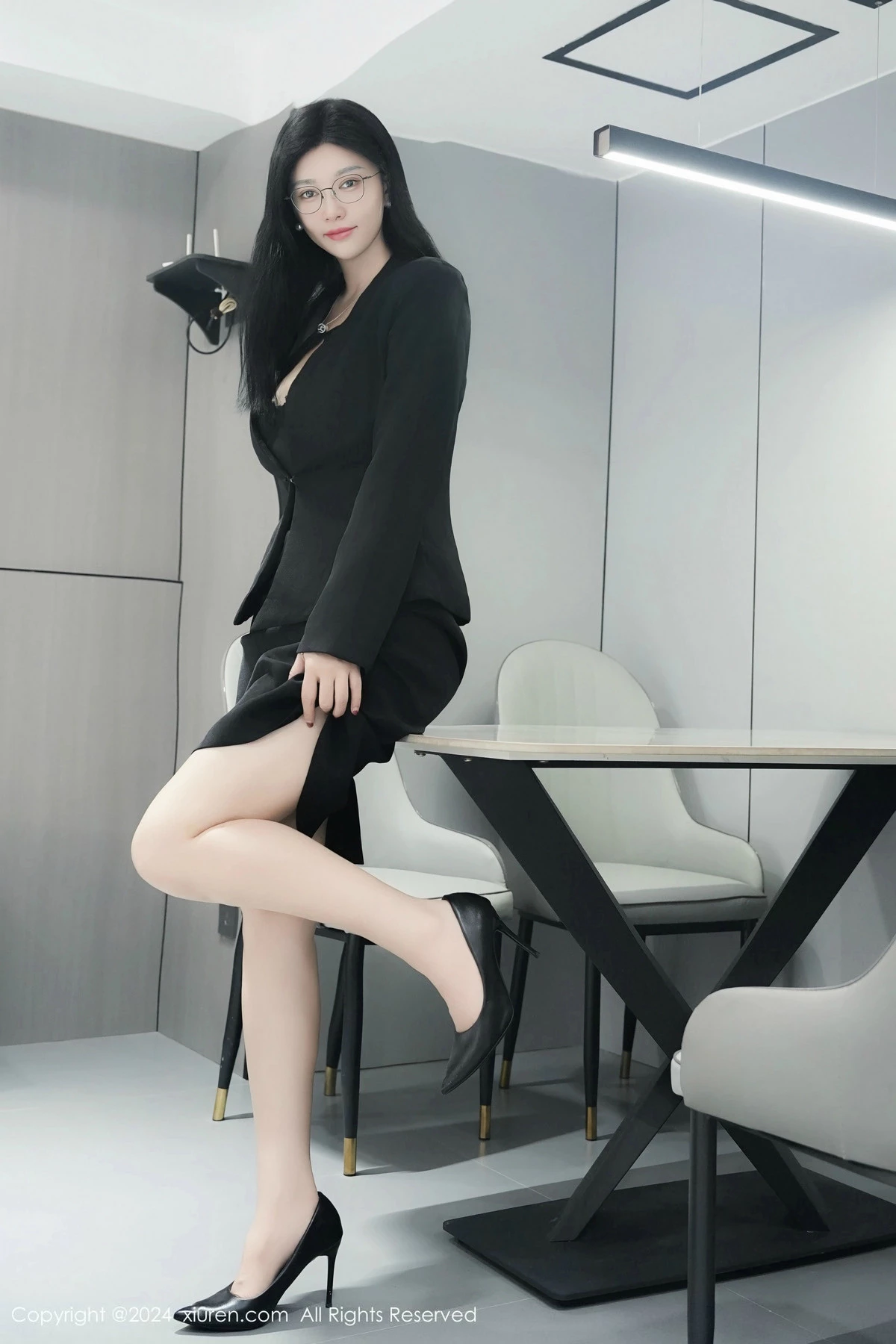 [[XiuRen秀人网]秀人网]No.9639_模特雅茹老师性感黑色西服露黑色情趣内衣秀柔美身姿诱惑写真81P
