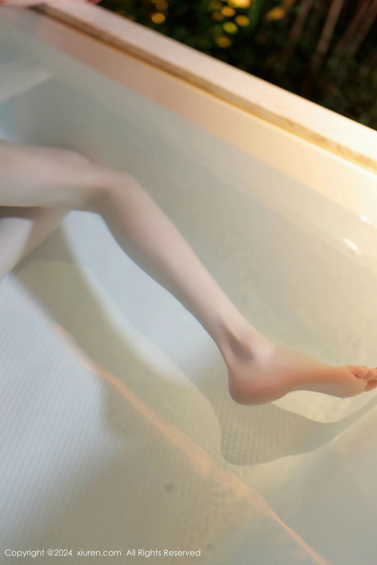 [[XiuRen秀人网]秀人网]No.9643_模特梦心玥性感白色连衣裙露白色内衣秀高挑曼妙身姿诱惑写真85P