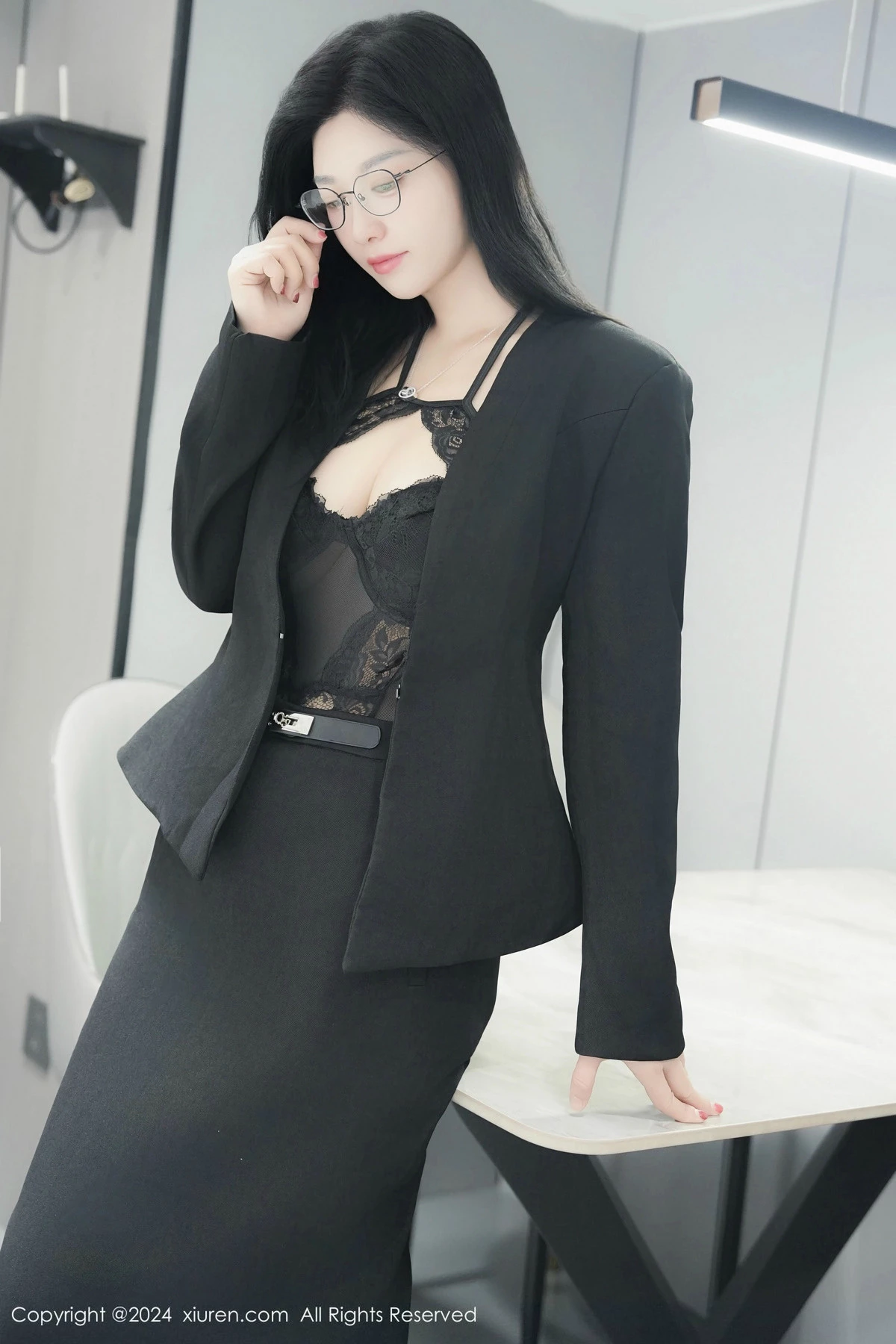 [[XiuRen秀人网]秀人网]No.9639_模特雅茹老师性感黑色西服露黑色情趣内衣秀柔美身姿诱惑写真81P