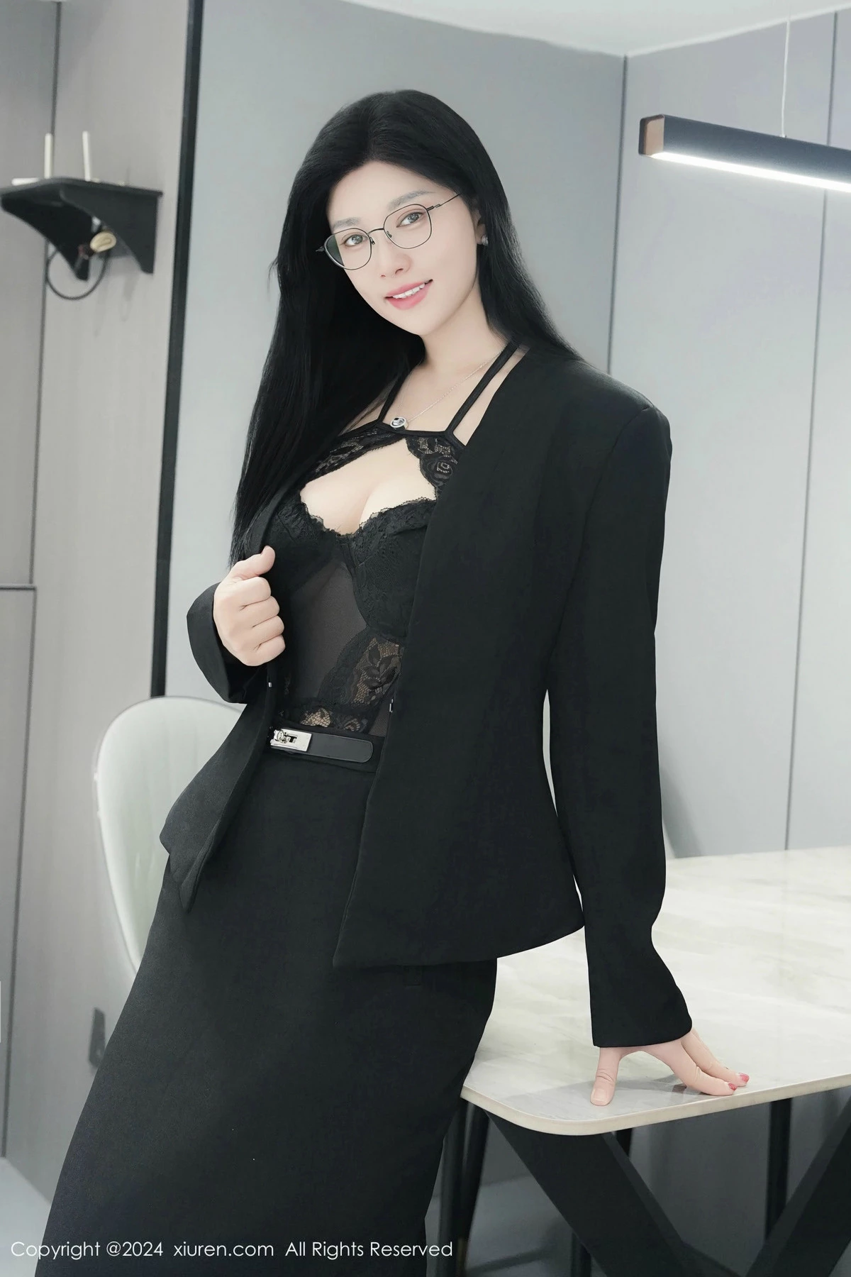 [[XiuRen秀人网]秀人网]No.9639_模特雅茹老师性感黑色西服露黑色情趣内衣秀柔美身姿诱惑写真81P