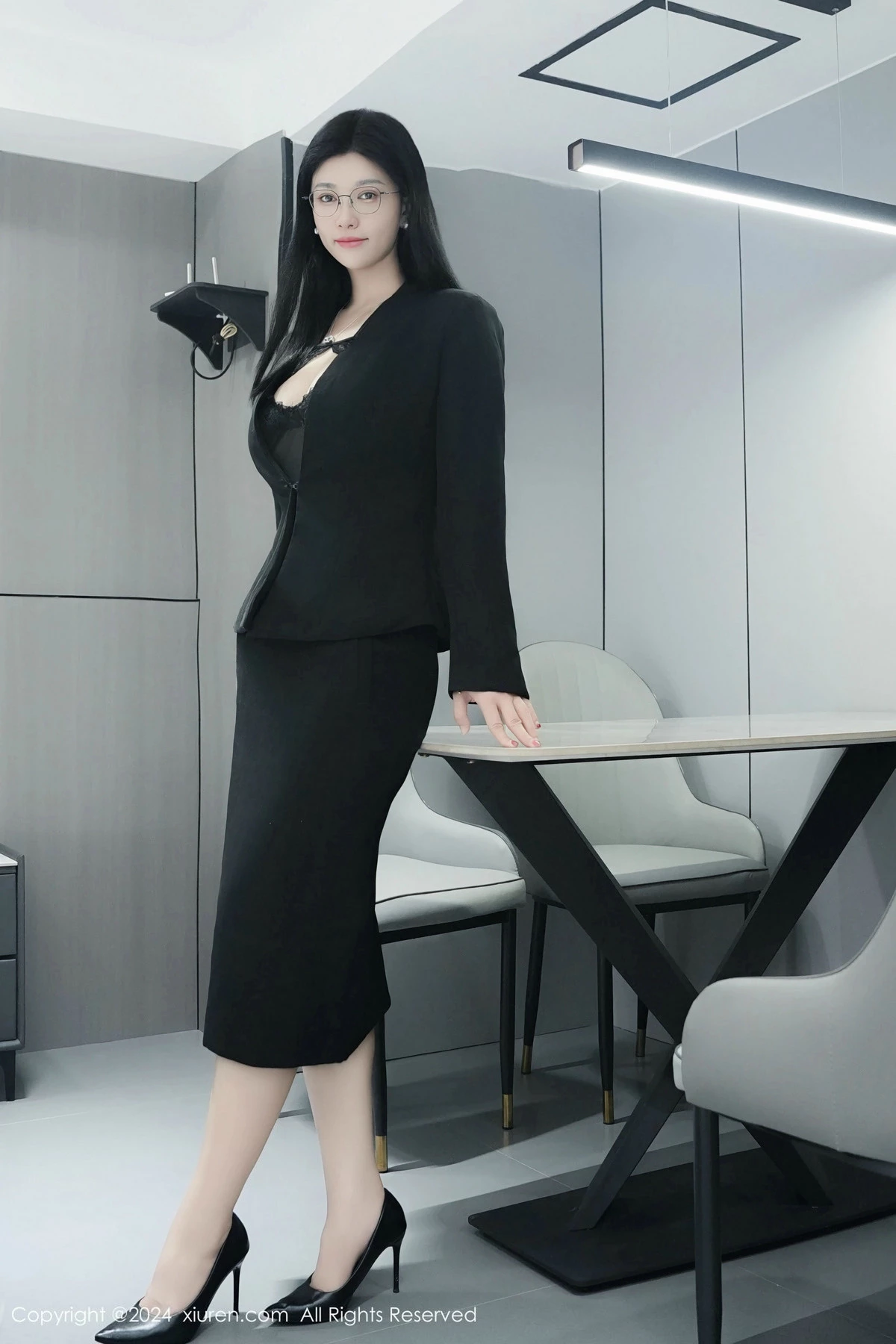 [[XiuRen秀人网]秀人网]No.9639_模特雅茹老师性感黑色西服露黑色情趣内衣秀柔美身姿诱惑写真81P