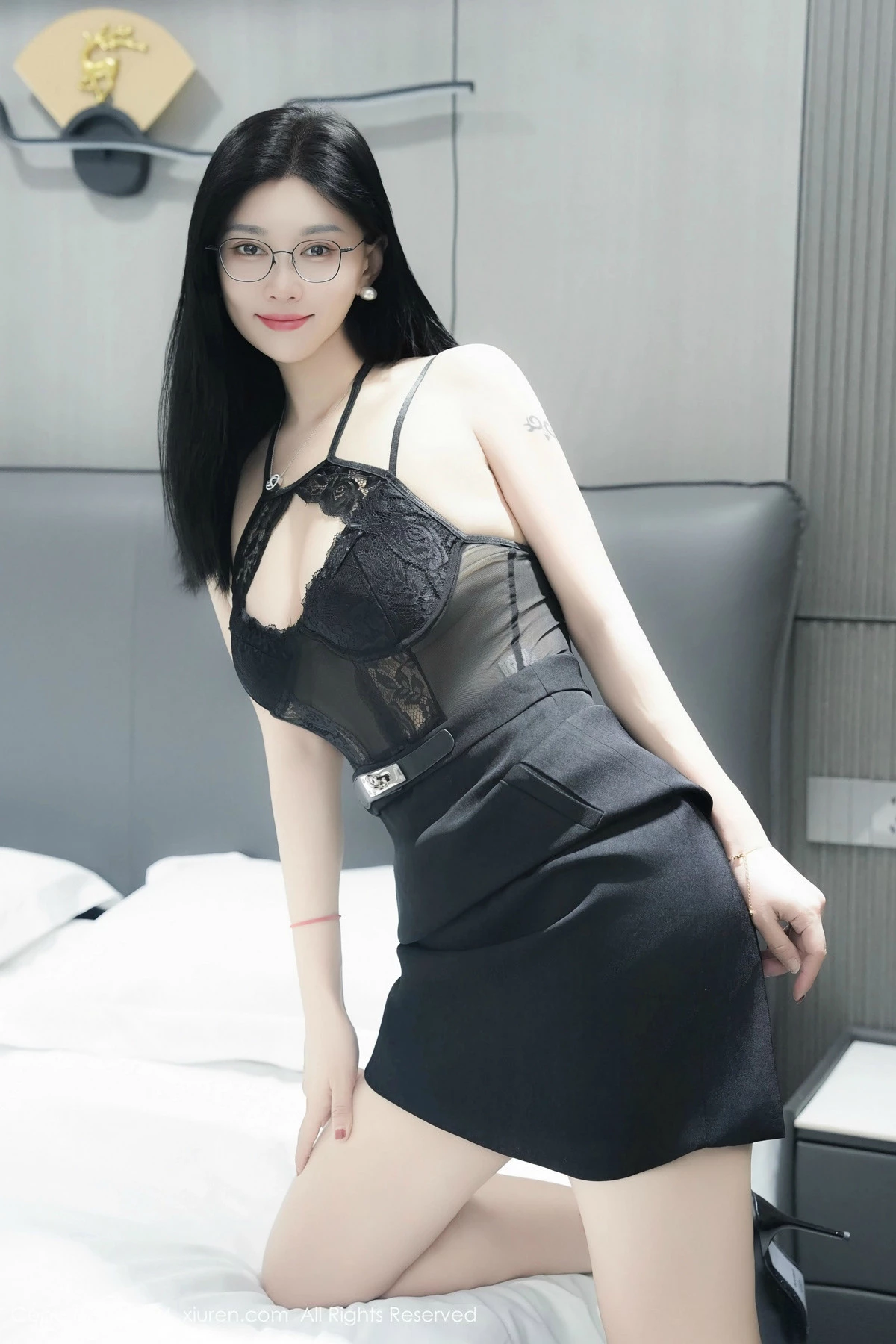 [[XiuRen秀人网]秀人网]No.9639_模特雅茹老师性感黑色西服露黑色情趣内衣秀柔美身姿诱惑写真81P