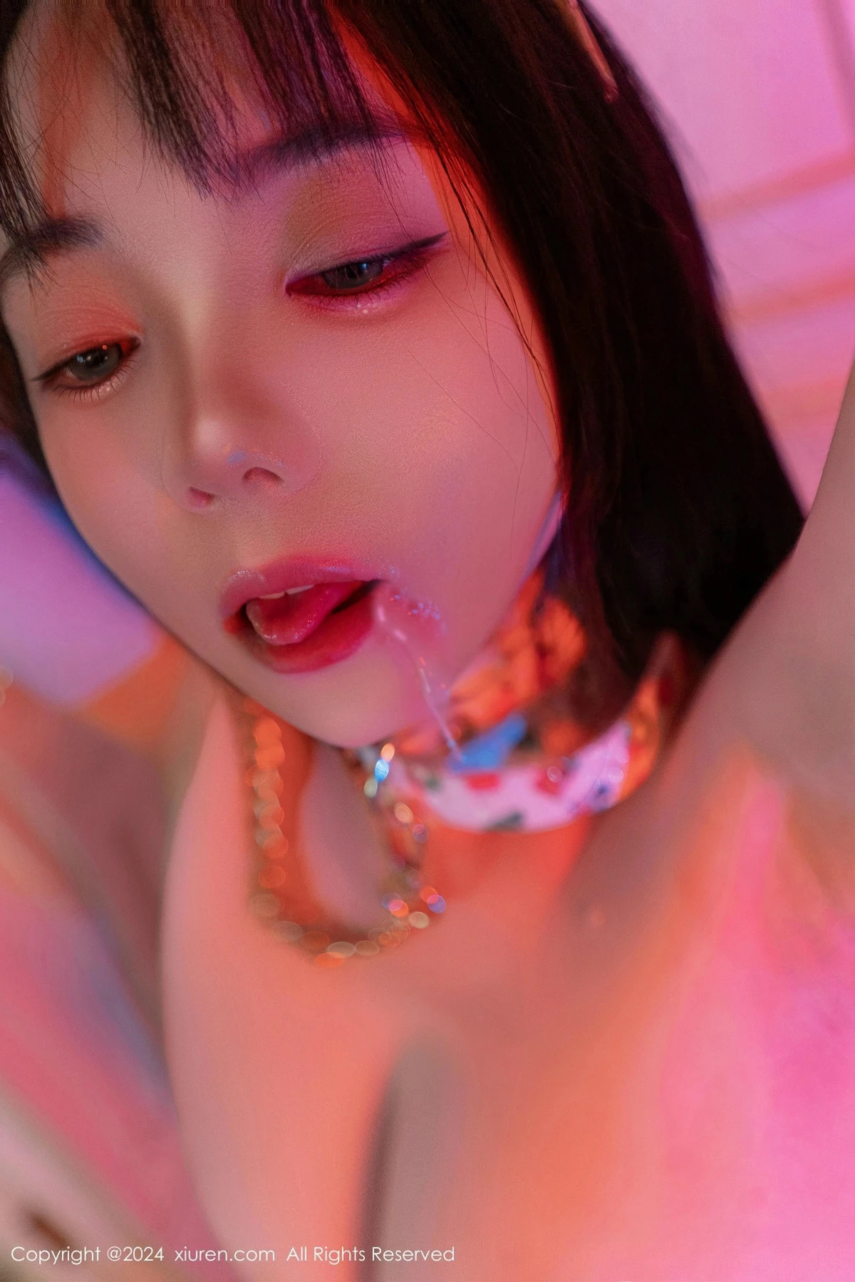 [[XiuRen秀人网]秀人网]No.9638_新人模特软情调教主题性感情趣服饰配超薄肉丝秀火辣身材诱惑写真112P