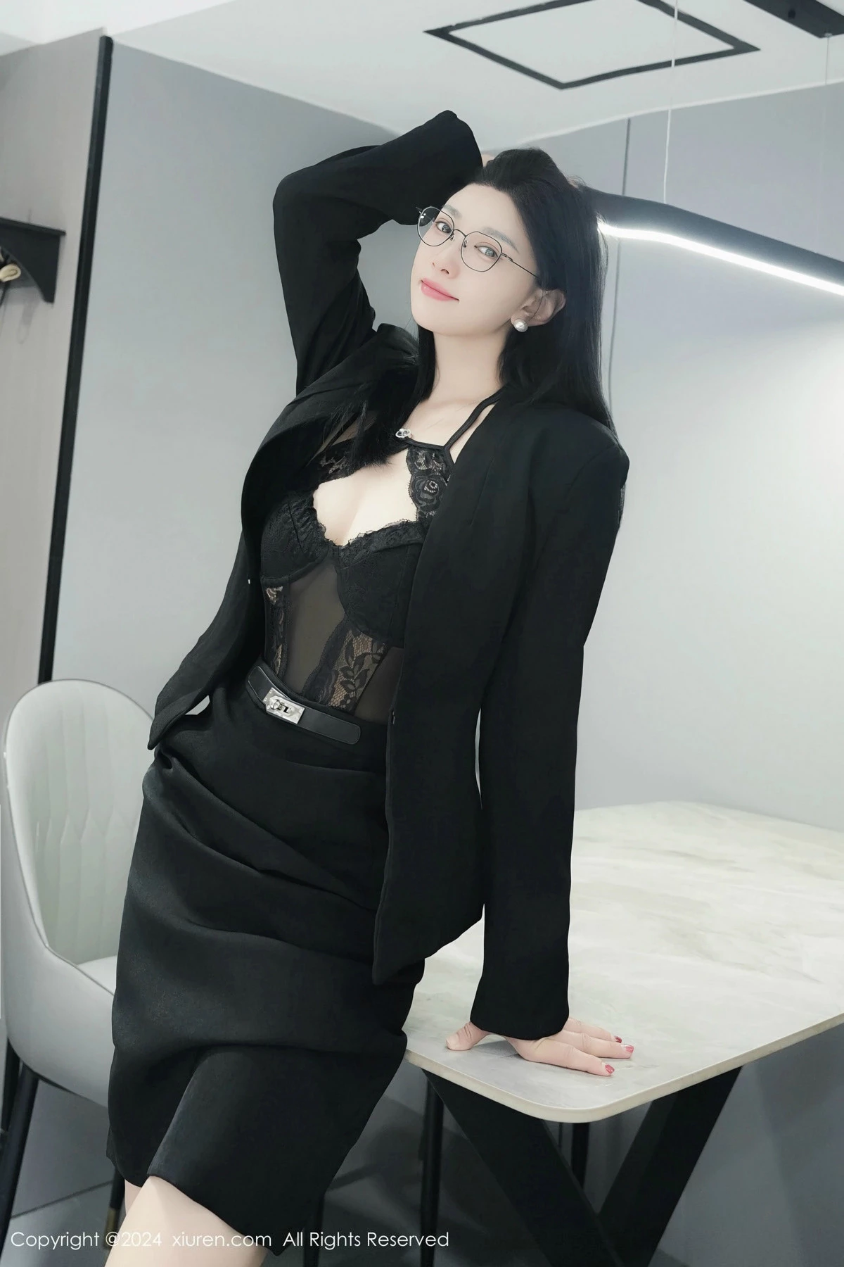 [[XiuRen秀人网]秀人网]No.9639_模特雅茹老师性感黑色西服露黑色情趣内衣秀柔美身姿诱惑写真81P