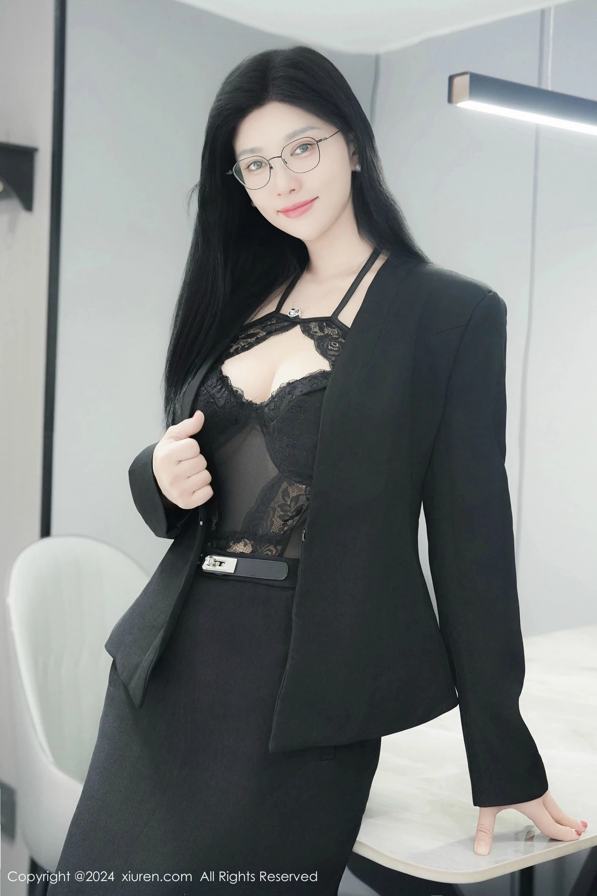 [[XiuRen秀人网]秀人网]No.9639_模特雅茹老师性感黑色西服露黑色情趣内衣秀柔美身姿诱惑写真81P