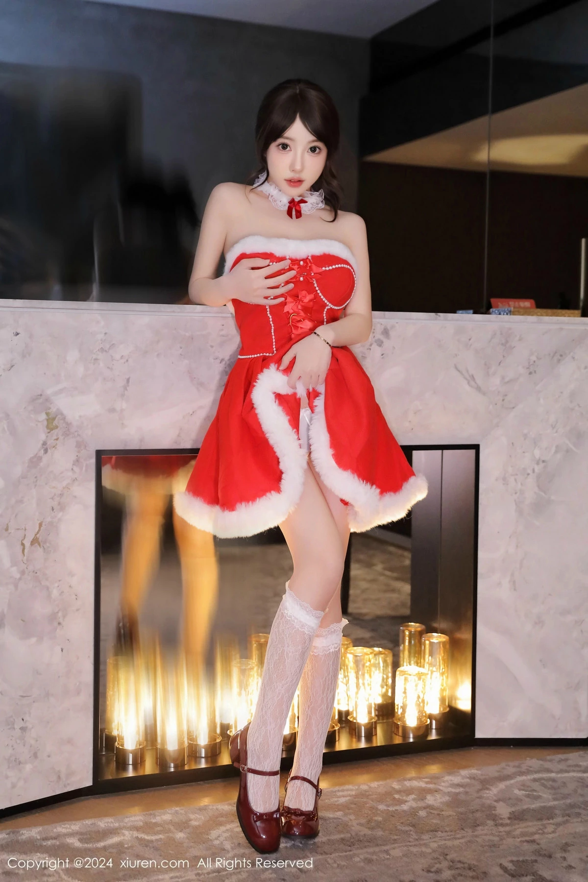 [[XiuRen秀人网]秀人网]No.9650_模特桃妖夭圣诞主题性感红色短裙配白丝袜秀惹火身材诱惑写真78P