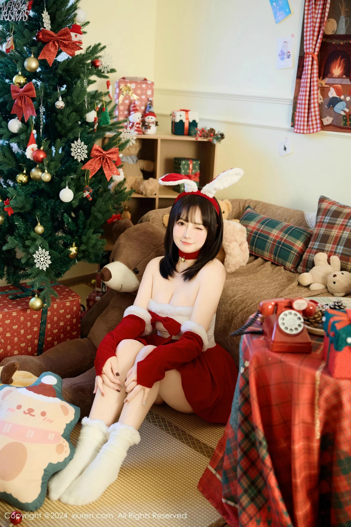 [[XiuRen秀人网]秀人网]No.9656_模特养乐多Doll圣诞主题性感红色连衣裙半脱秀丰腴身材诱惑写真53P