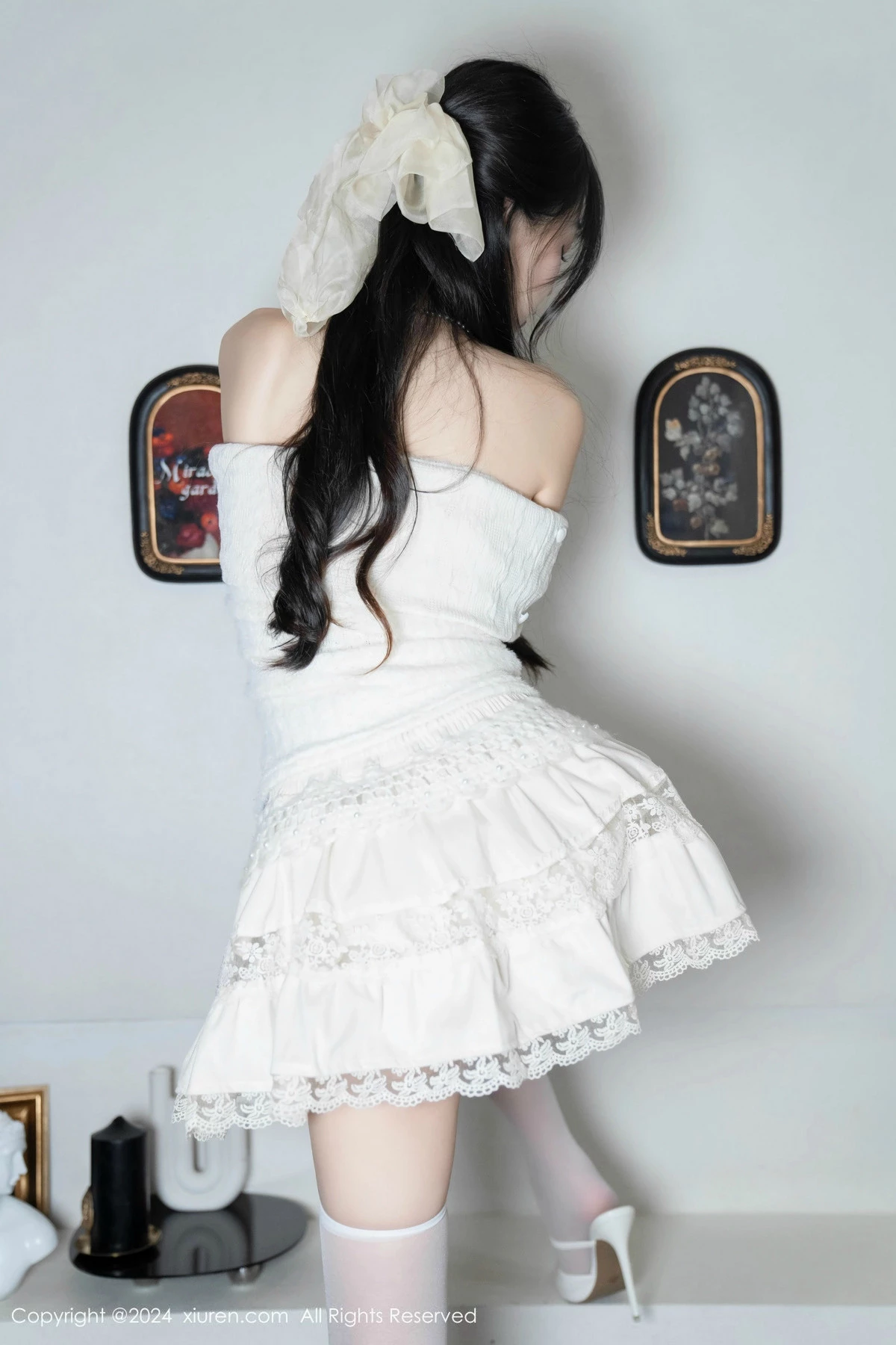[[XiuRen秀人网]秀人网]No.9658_模特林星阑白色连衣短裙露红色情趣内衣配白丝袜秀美腿诱惑写真93P