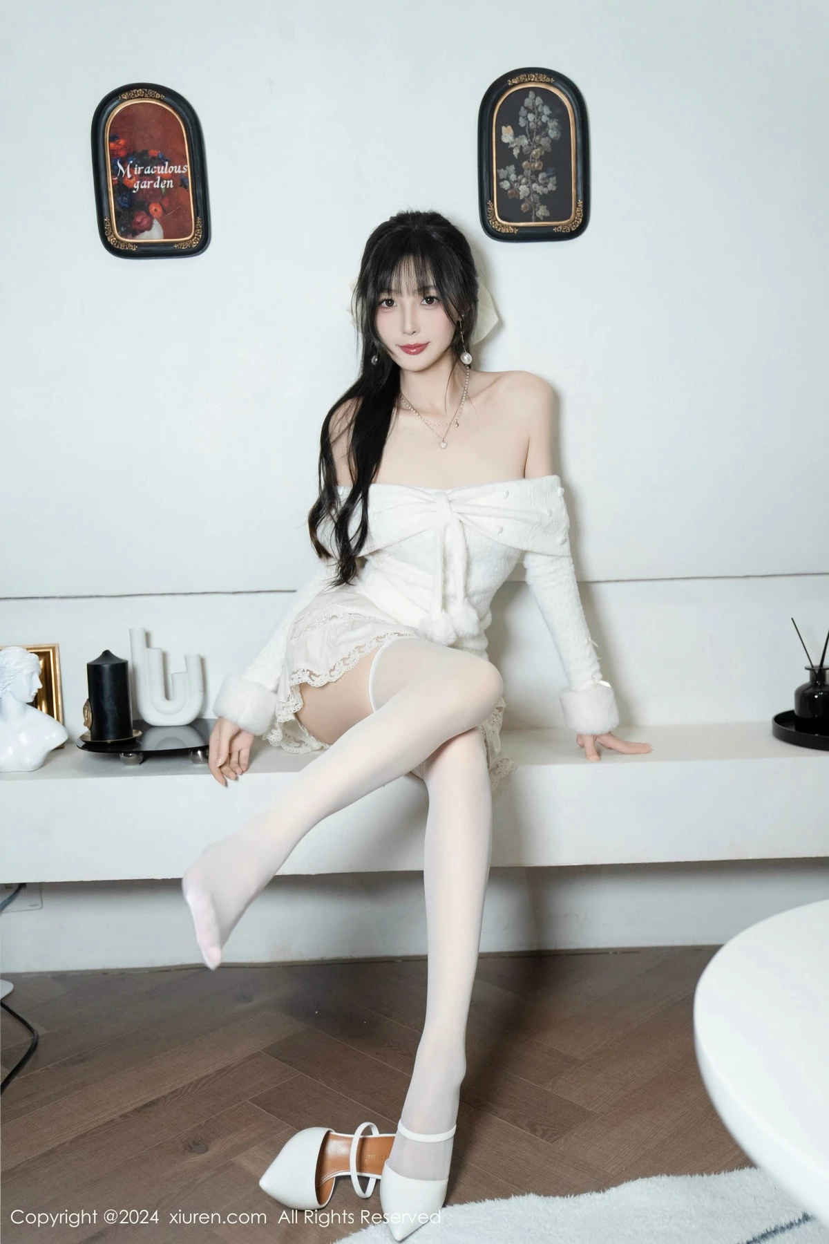 [[XiuRen秀人网]秀人网]No.9658_模特林星阑白色连衣短裙露红色情趣内衣配白丝袜秀美腿诱惑写真93P