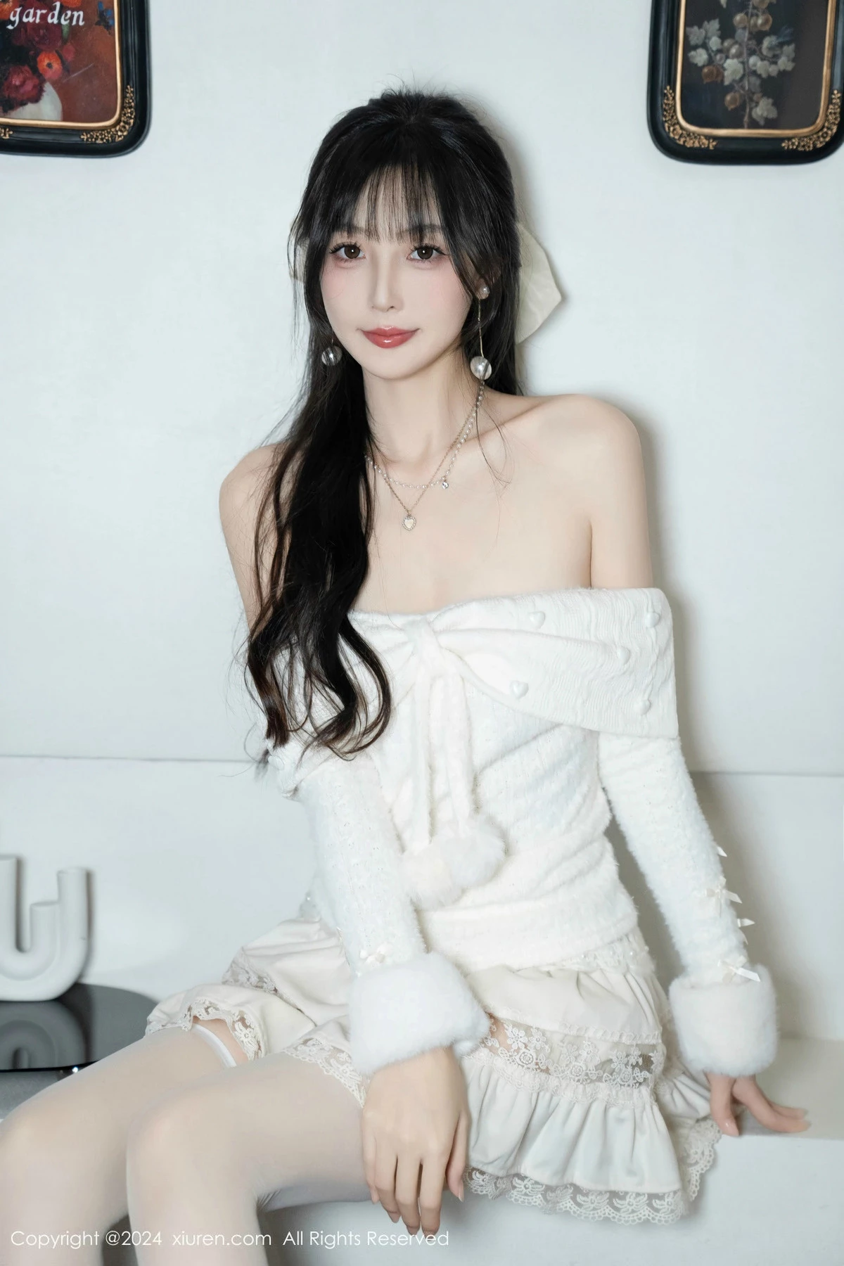 [[XiuRen秀人网]秀人网]No.9658_模特林星阑白色连衣短裙露红色情趣内衣配白丝袜秀美腿诱惑写真93P