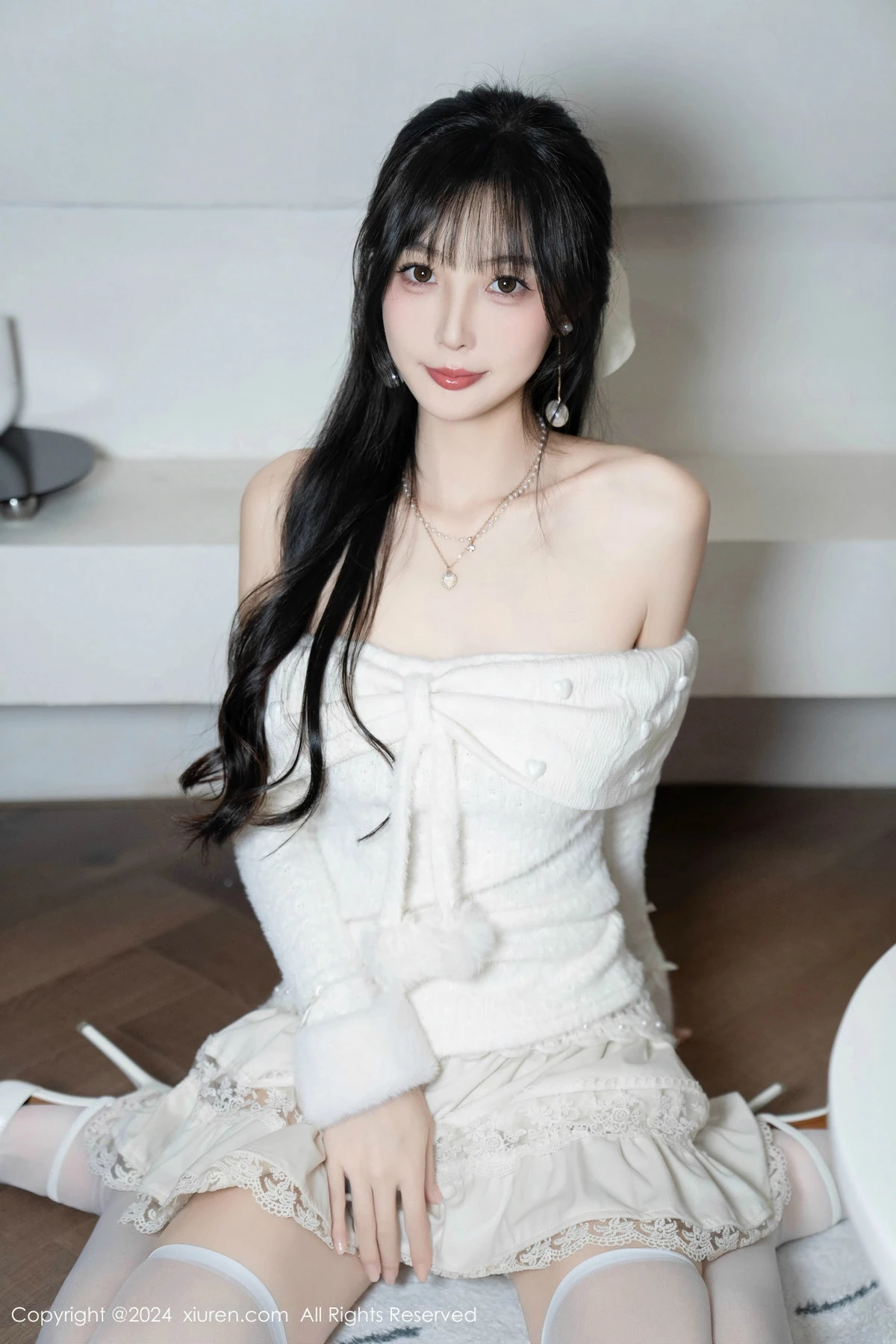 [[XiuRen秀人网]秀人网]No.9658_模特林星阑白色连衣短裙露红色情趣内衣配白丝袜秀美腿诱惑写真93P