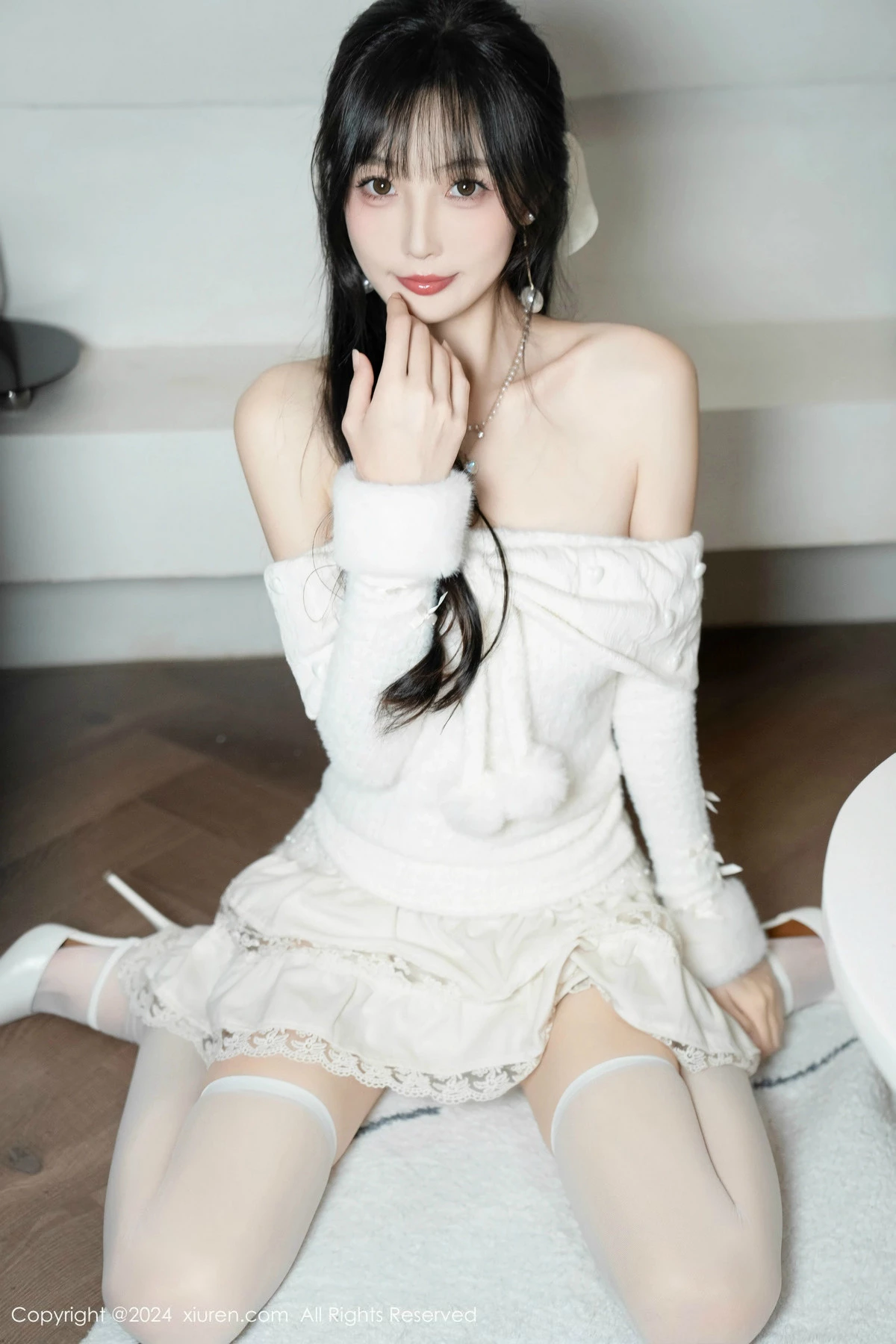 [[XiuRen秀人网]秀人网]No.9658_模特林星阑白色连衣短裙露红色情趣内衣配白丝袜秀美腿诱惑写真93P