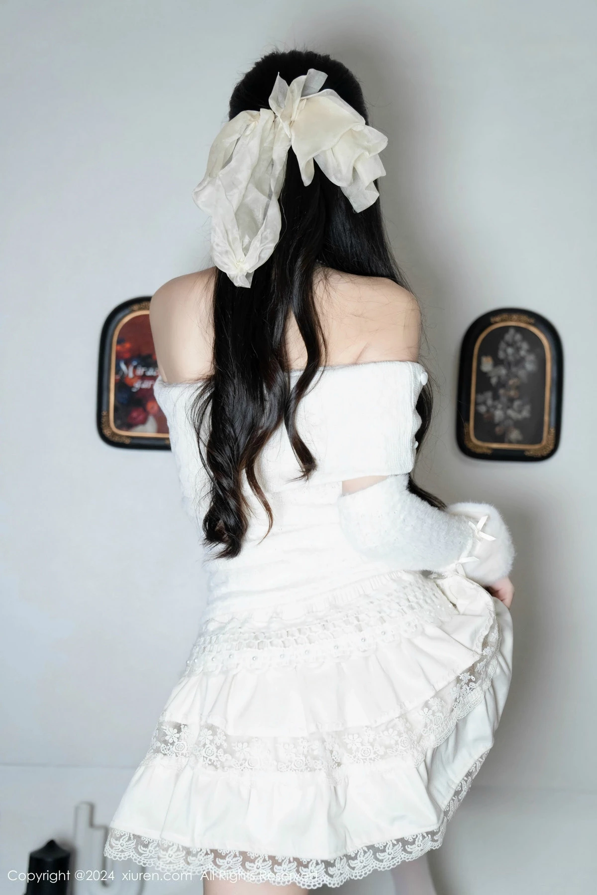 [[XiuRen秀人网]秀人网]No.9658_模特林星阑白色连衣短裙露红色情趣内衣配白丝袜秀美腿诱惑写真93P