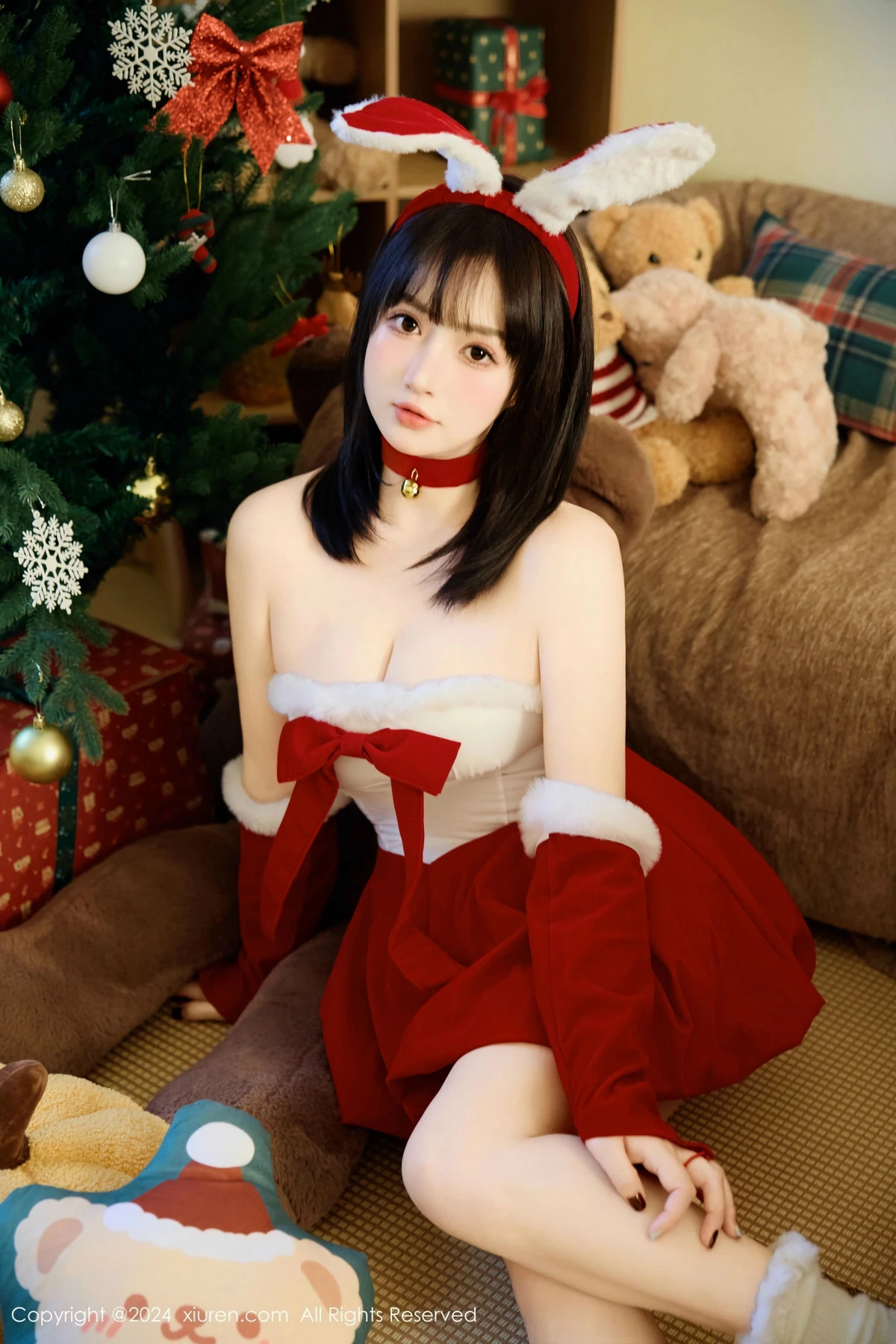 [[XiuRen秀人网]秀人网]No.9656_模特养乐多Doll圣诞主题性感红色连衣裙半脱秀丰腴身材诱惑写真53P