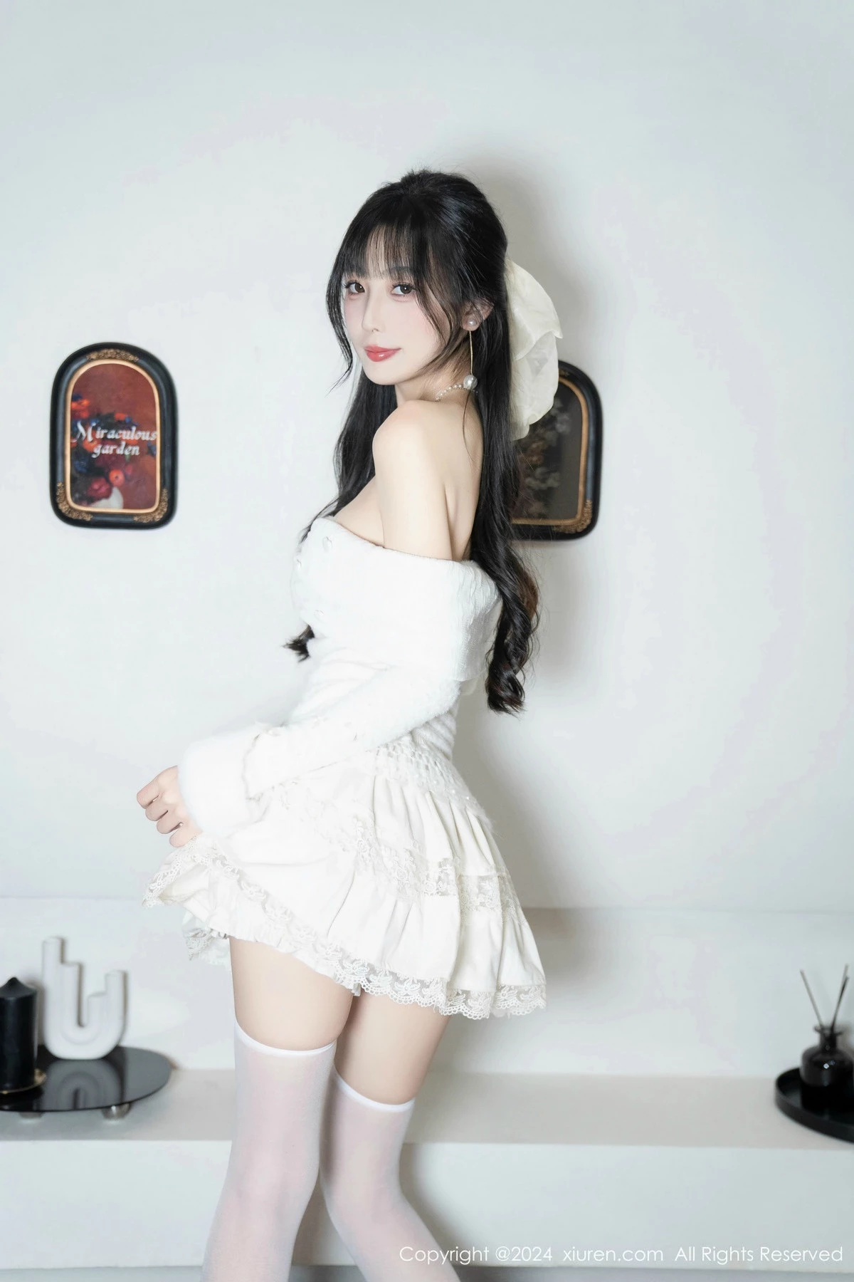[[XiuRen秀人网]秀人网]No.9658_模特林星阑白色连衣短裙露红色情趣内衣配白丝袜秀美腿诱惑写真93P