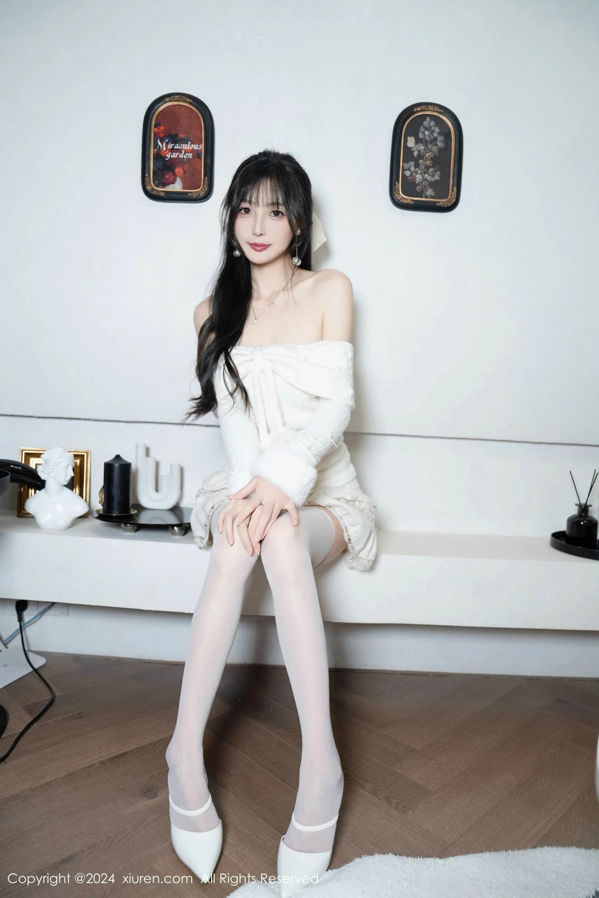 [[XiuRen秀人网]秀人网]No.9658_模特林星阑白色连衣短裙露红色情趣内衣配白丝袜秀美腿诱惑写真93P