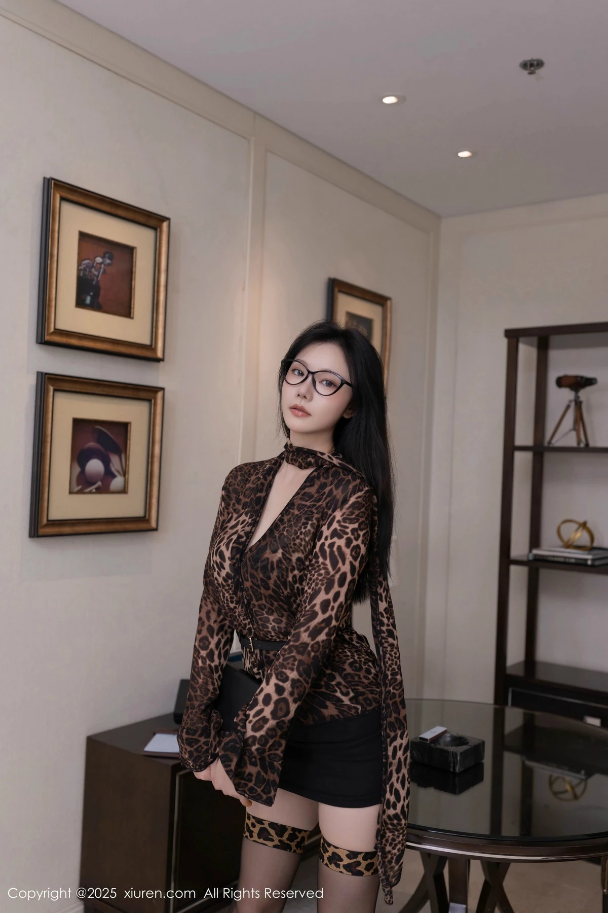 [[XiuRen秀人网]秀人网]No.9794_模特安然anran豹纹外套露豹纹内衣配黑丝袜秀柔美身段诱惑写真80P