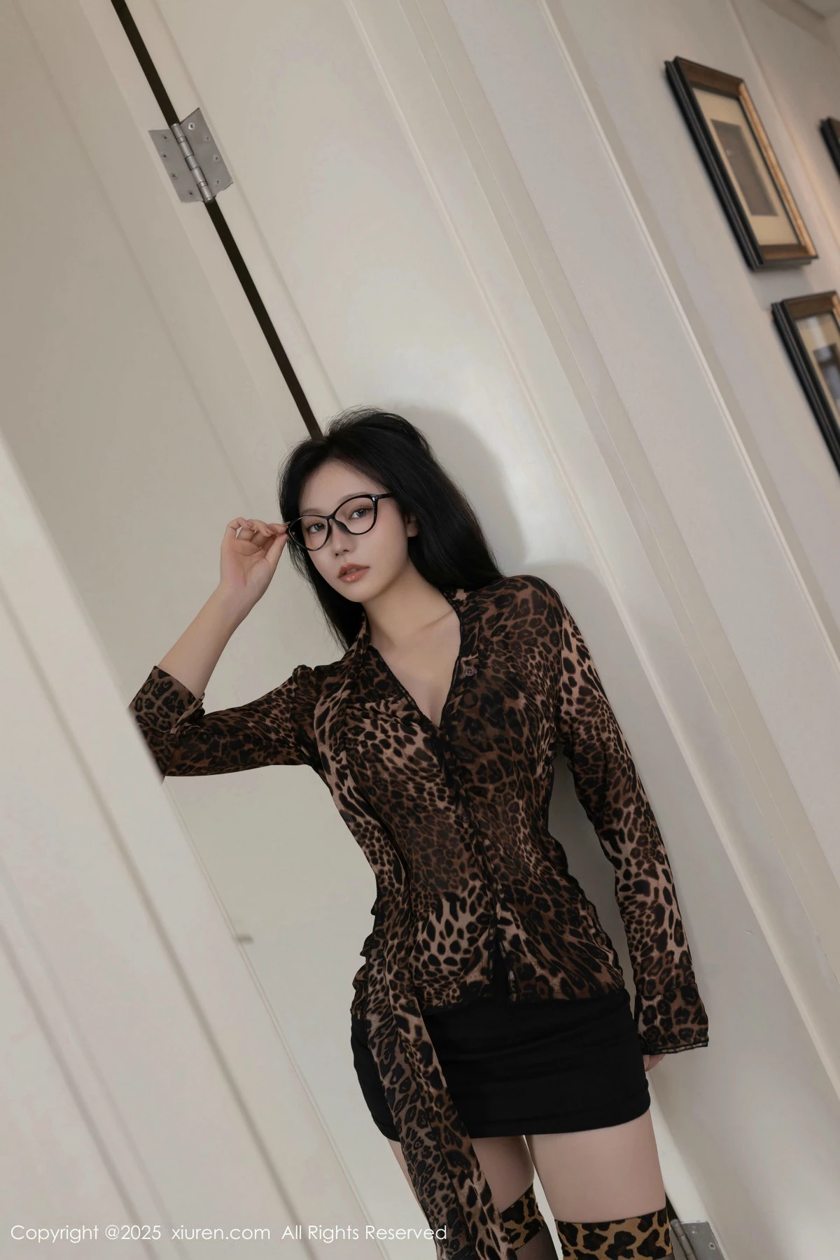 [[XiuRen秀人网]秀人网]No.9794_模特安然anran豹纹外套露豹纹内衣配黑丝袜秀柔美身段诱惑写真80P