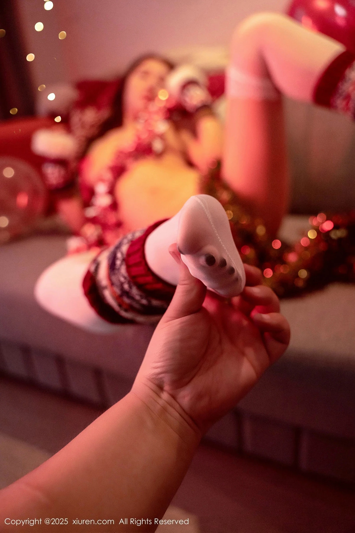 [[XiuRen秀人网]秀人网]No.9789_模特沐娜娜新年主题性感情趣内衣配白丝袜秀惹火身材诱惑写真88P