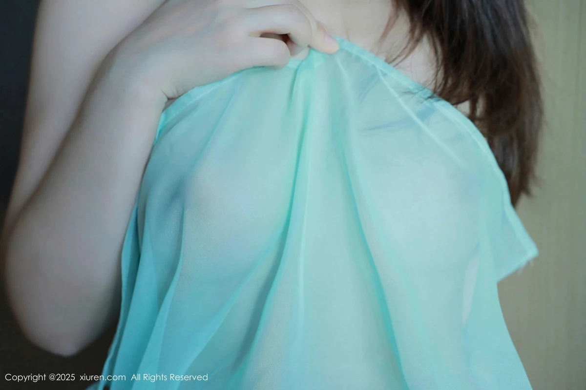 [[XiuRen秀人网]秀人网]No.9807_女神Evelyn艾莉性感绿色情趣服饰配白色网袜秀曼妙身材诱惑写真92P