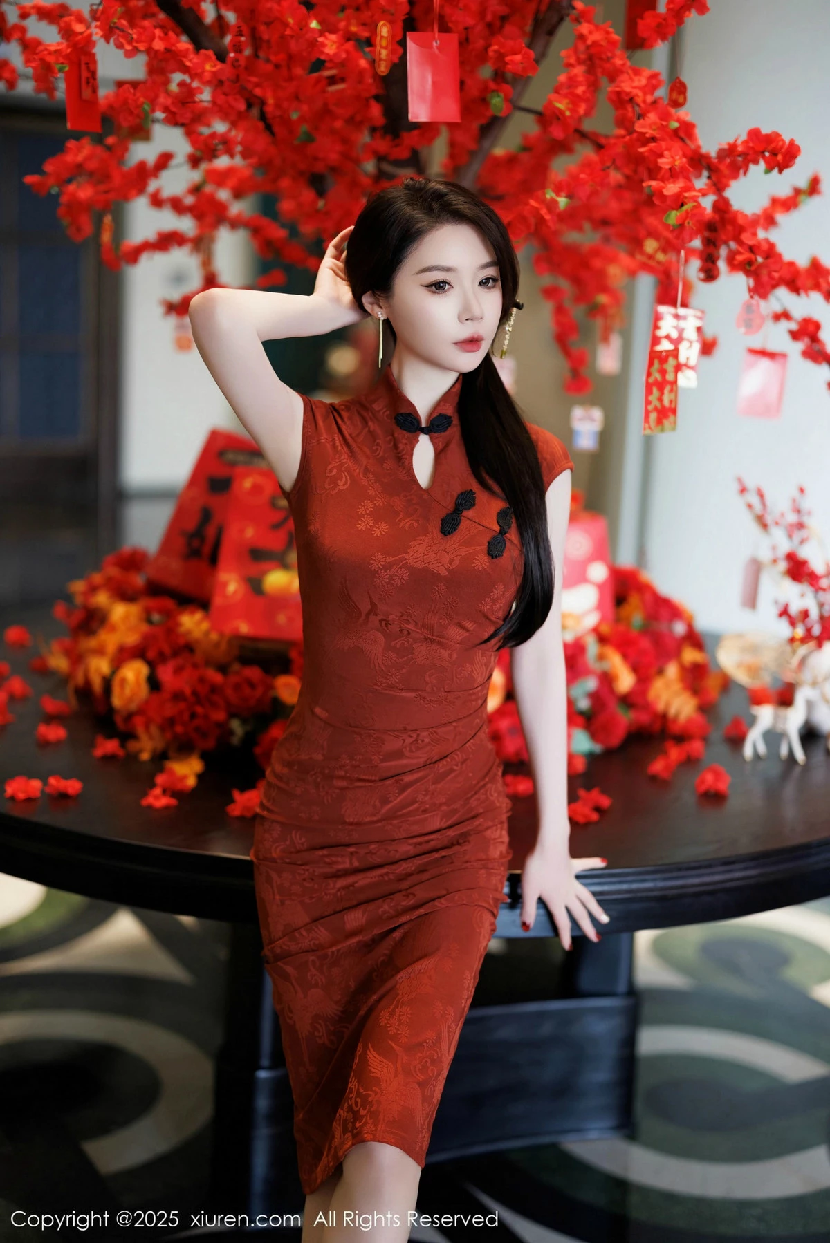 [[XiuRen秀人网]秀人网]No.9812_模特梦心玥性感红色旗袍服饰露红色内衣秀高挑曼妙身姿诱惑写真91P