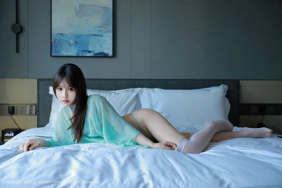 [[XiuRen秀人网]秀人网]No.9807_女神Evelyn艾莉性感绿色情趣服饰配白色网袜秀曼妙身材诱惑写真92P