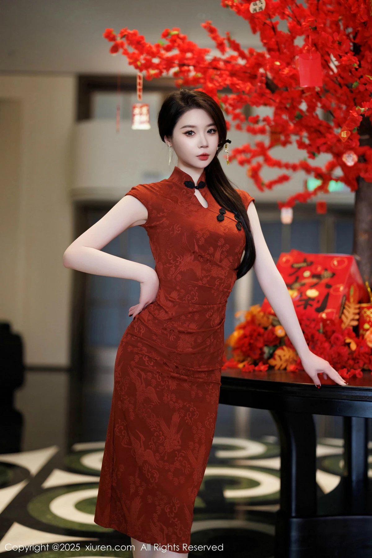 [[XiuRen秀人网]秀人网]No.9812_模特梦心玥性感红色旗袍服饰露红色内衣秀高挑曼妙身姿诱惑写真91P