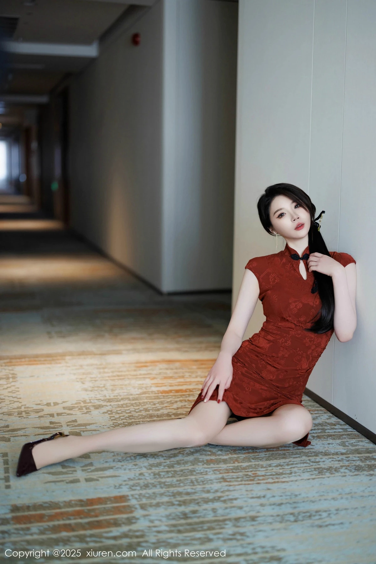 [[XiuRen秀人网]秀人网]No.9812_模特梦心玥性感红色旗袍服饰露红色内衣秀高挑曼妙身姿诱惑写真91P