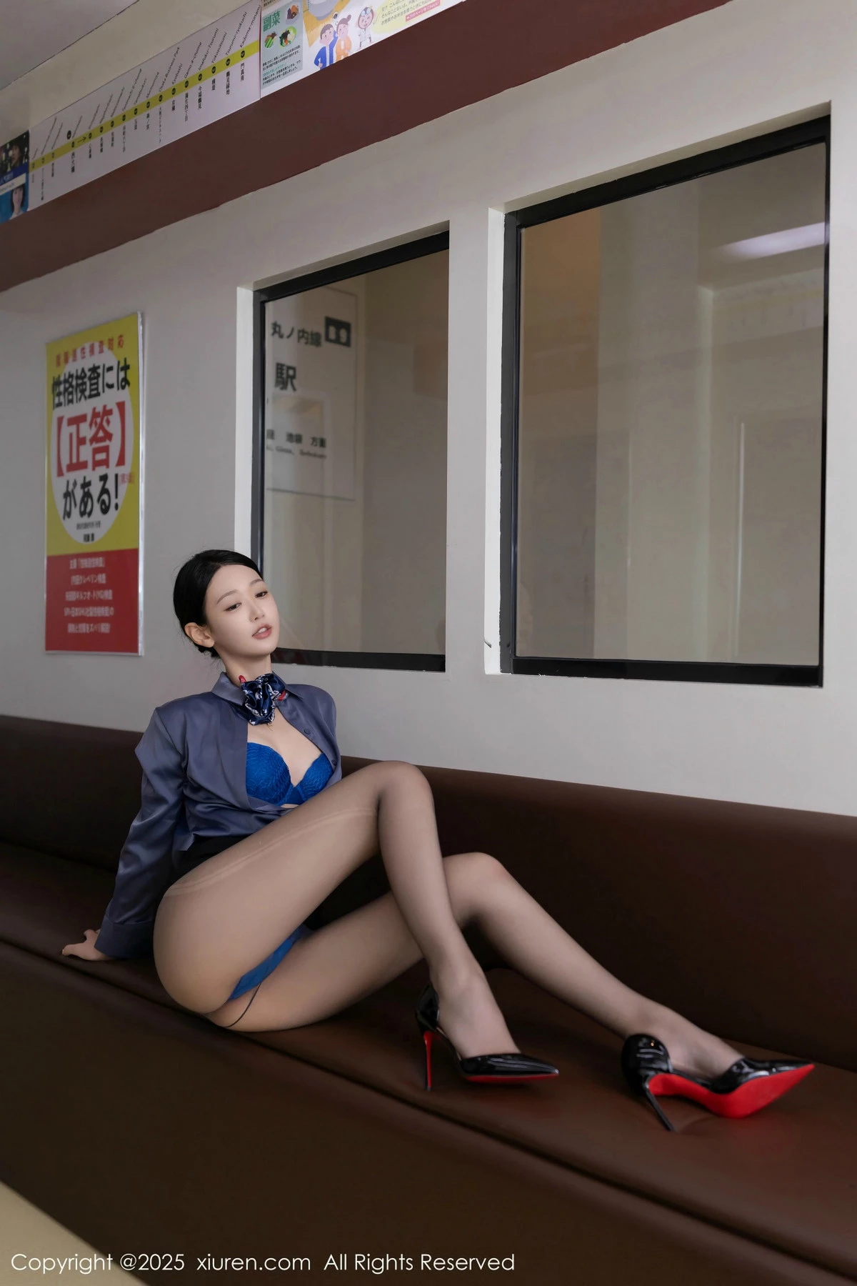 [[XiuRen秀人网]秀人网]No.9824_模特唐安琪性感深色空姐制服露蓝色蕾丝内衣秀曼妙身姿诱惑写真83P